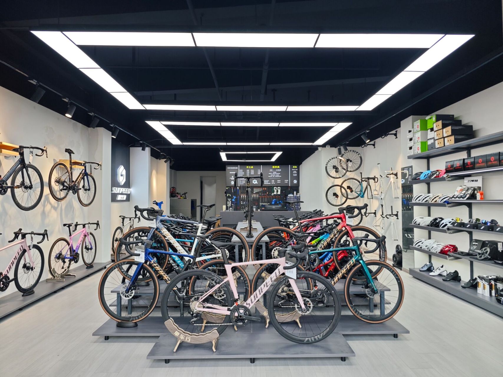 速比特犀浦店|一家专业的运动自行车店 速比特犀浦店是单车行的第九家