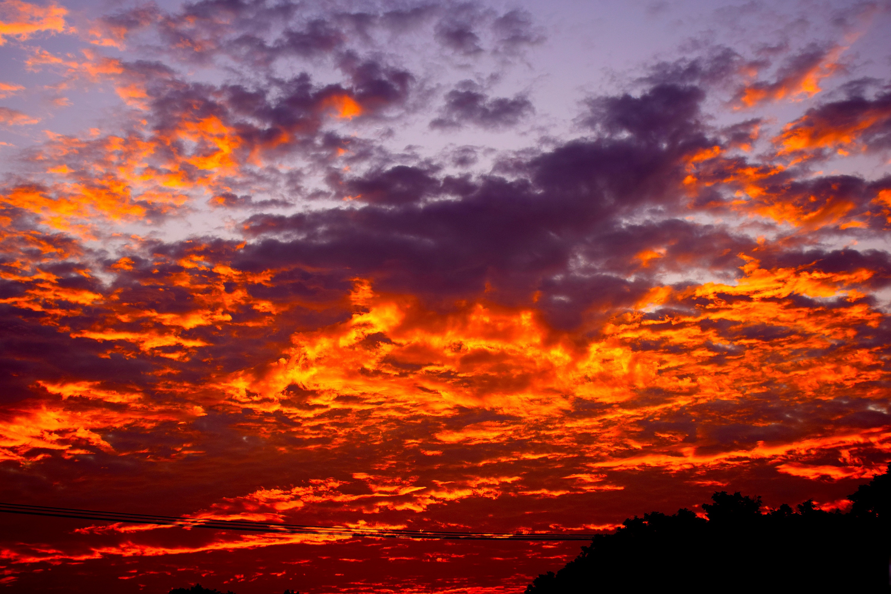 天边火烧云,人间艳阳天