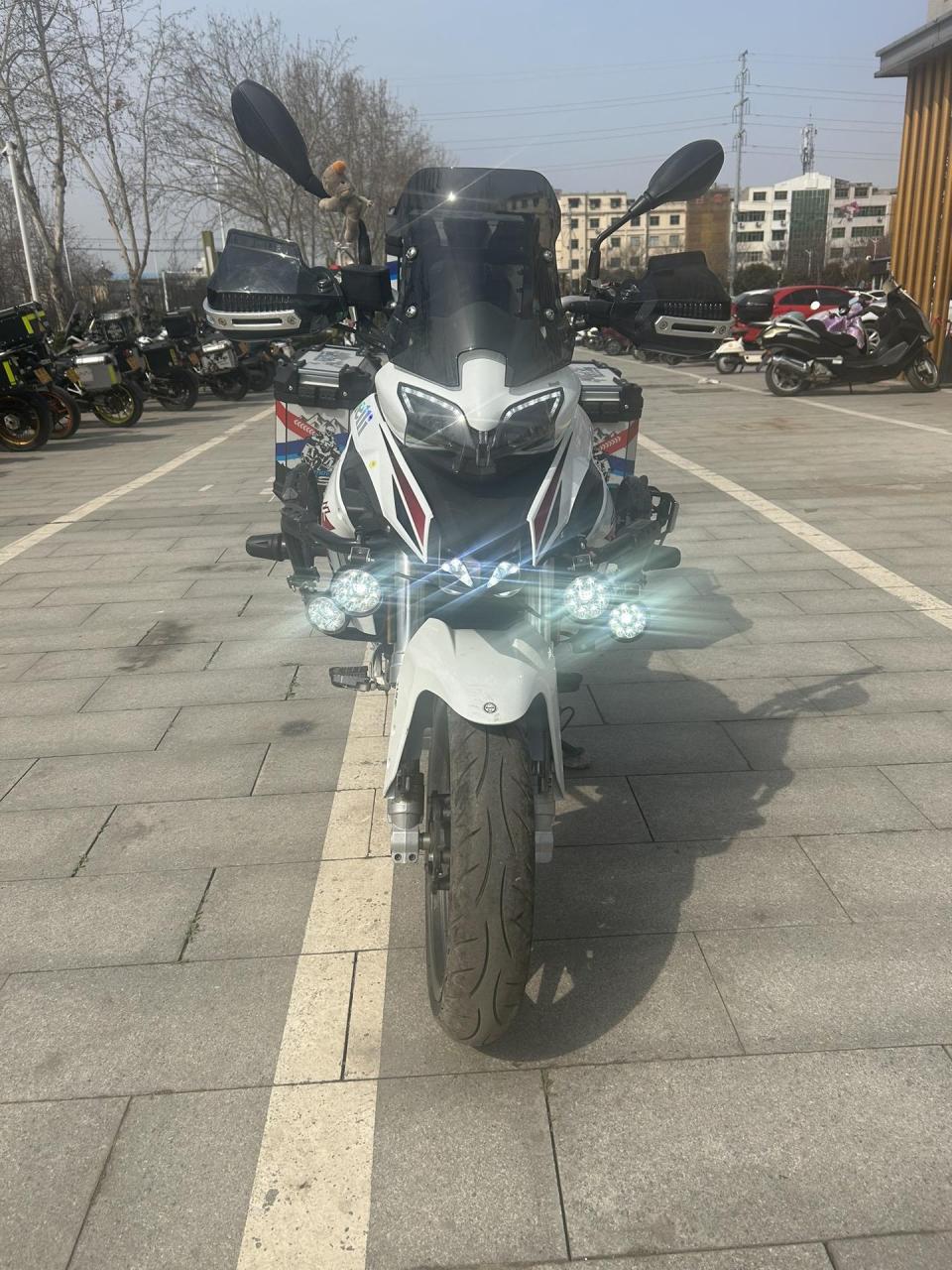 贝纳利trk251 入门级拉力 水冷250排量前后带abs 加装满配!