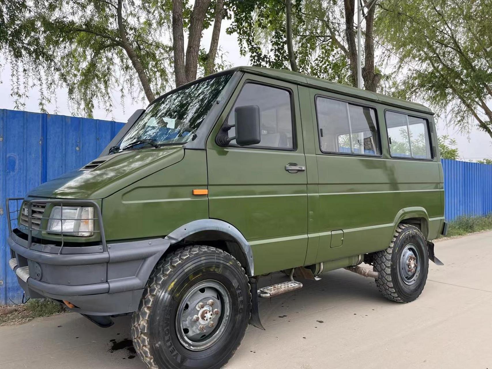 新到极品医护版依维柯2045,柴油索菲姆2.