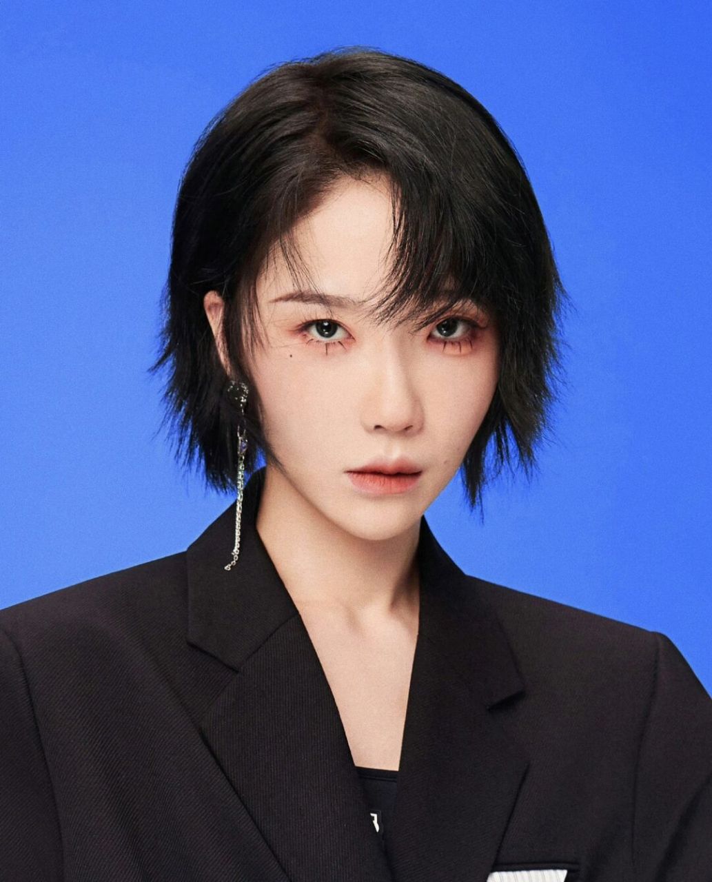 谁让你在我心上乱飞? 源:朱糖球  #刘恋# #证件照