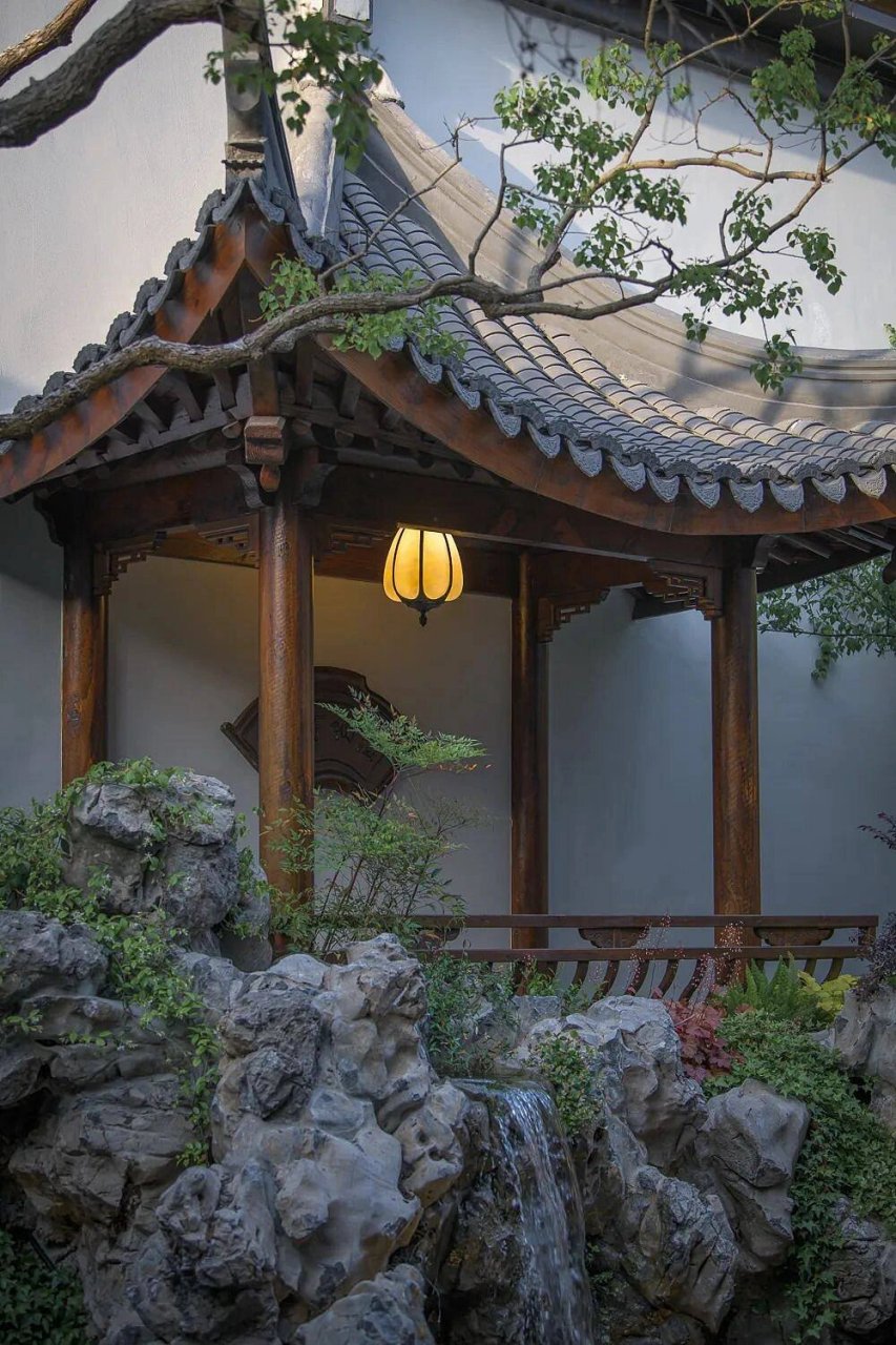中式庭院 |凉亭 亭,在古时候是供行人休息的地方."亭者,停也.