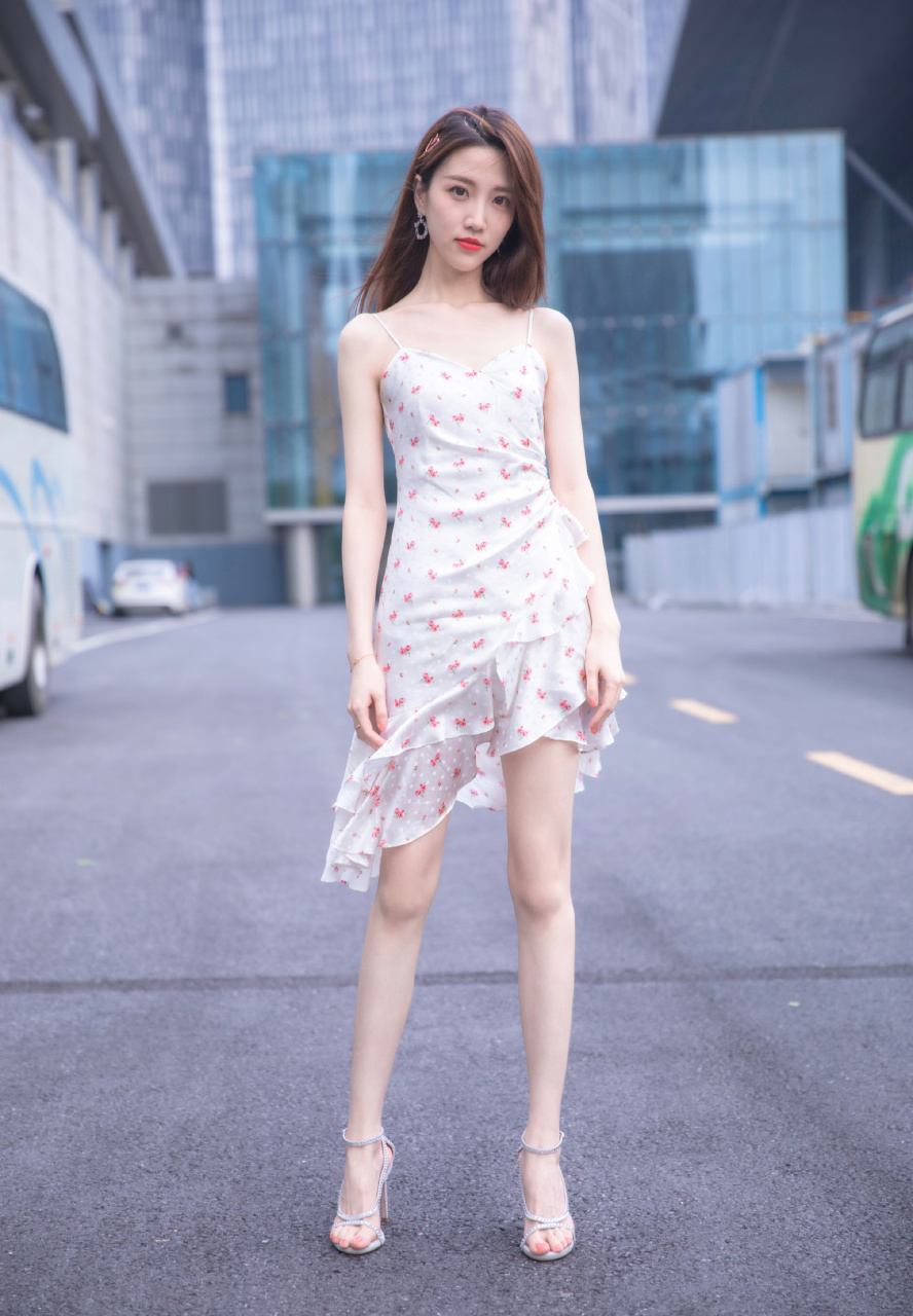 张纯烨,大长腿组图