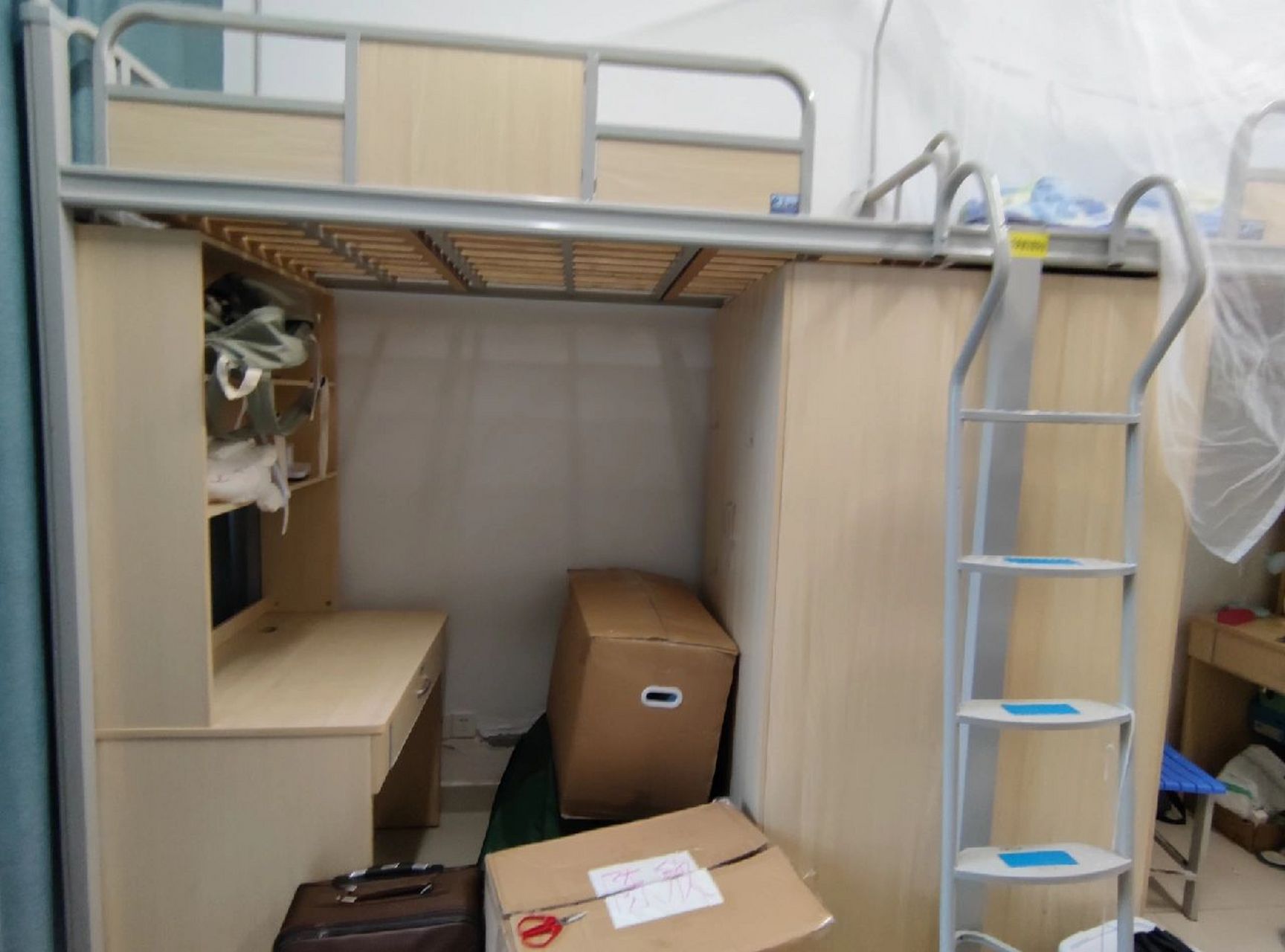 江苏科技大学长山校区 终于入住啦~ 校区很大,非常非常大,宿舍条件也
