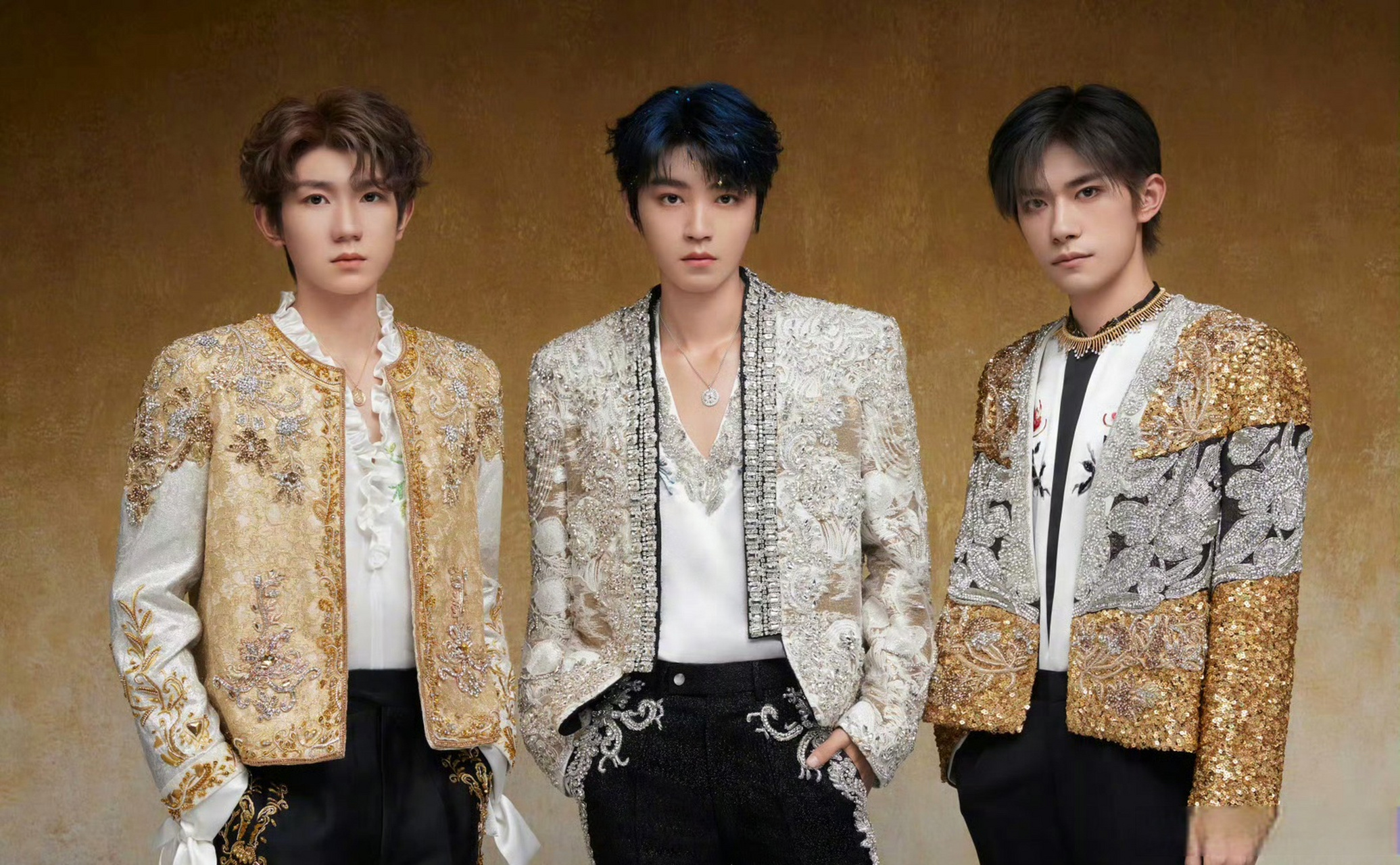 tfboys的三张海,距离是越靠越近了