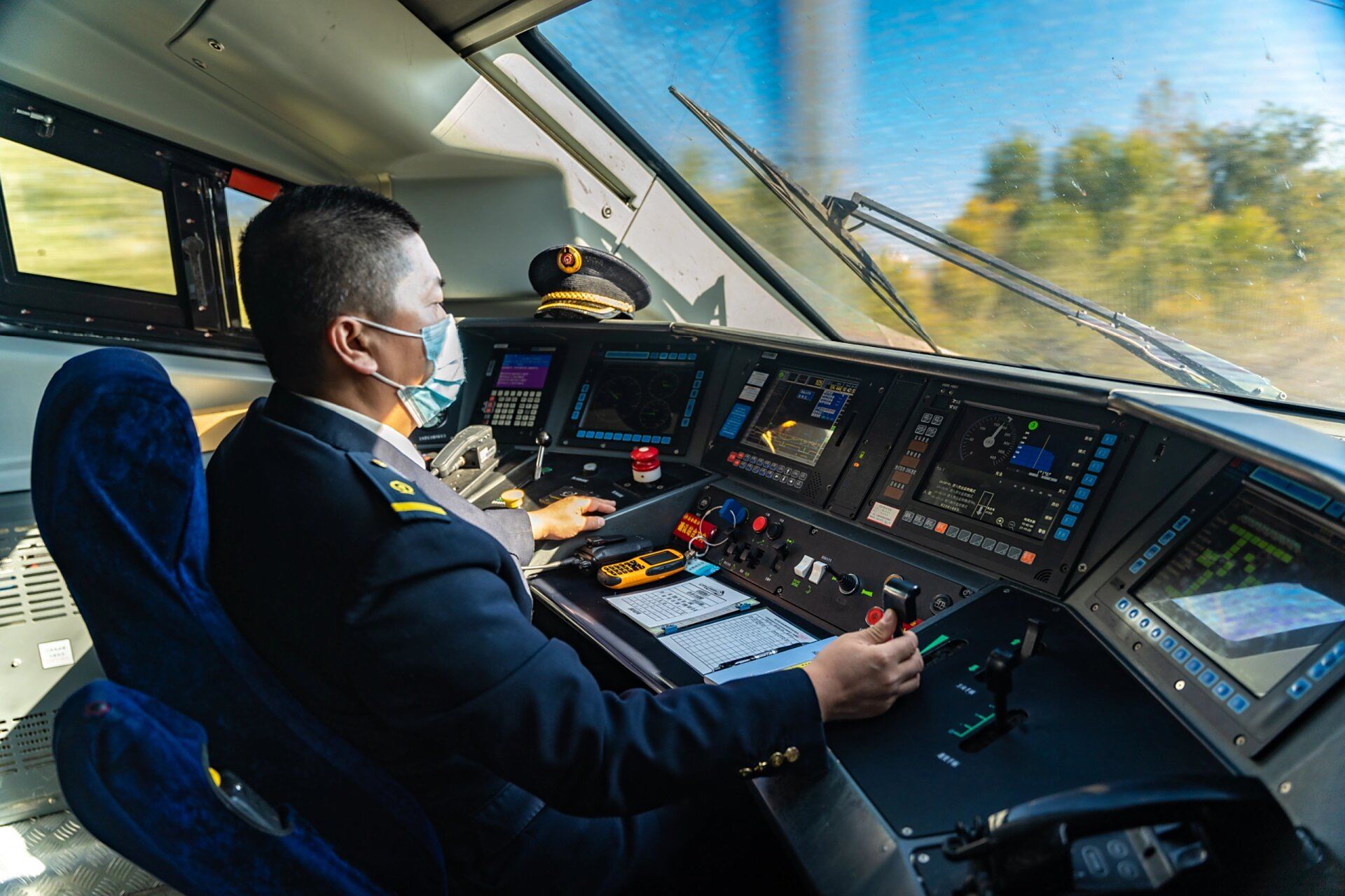 解锁高铁列车驾驶室的打开方式 #高铁# #高铁驾驶室# 相信现在的高铁