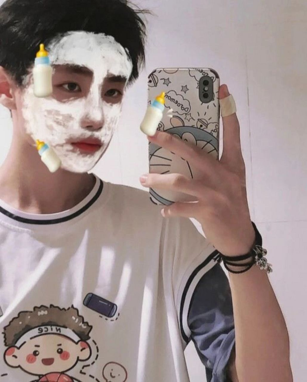 uu们能不能帮我看看这是不是网图 网恋对象发给我的,越看越有点不对劲