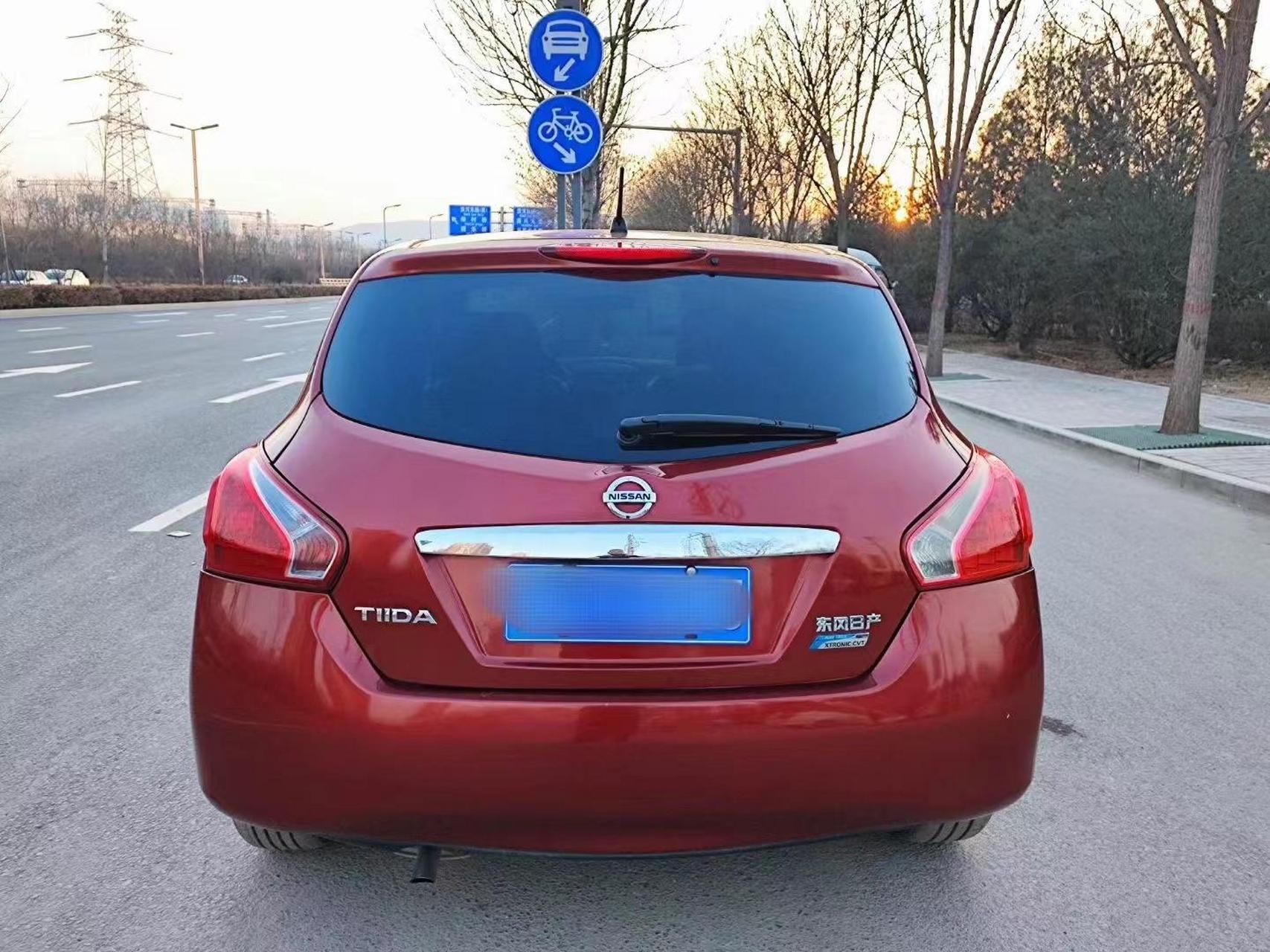 2013年日产骐达,自动挡1.6排