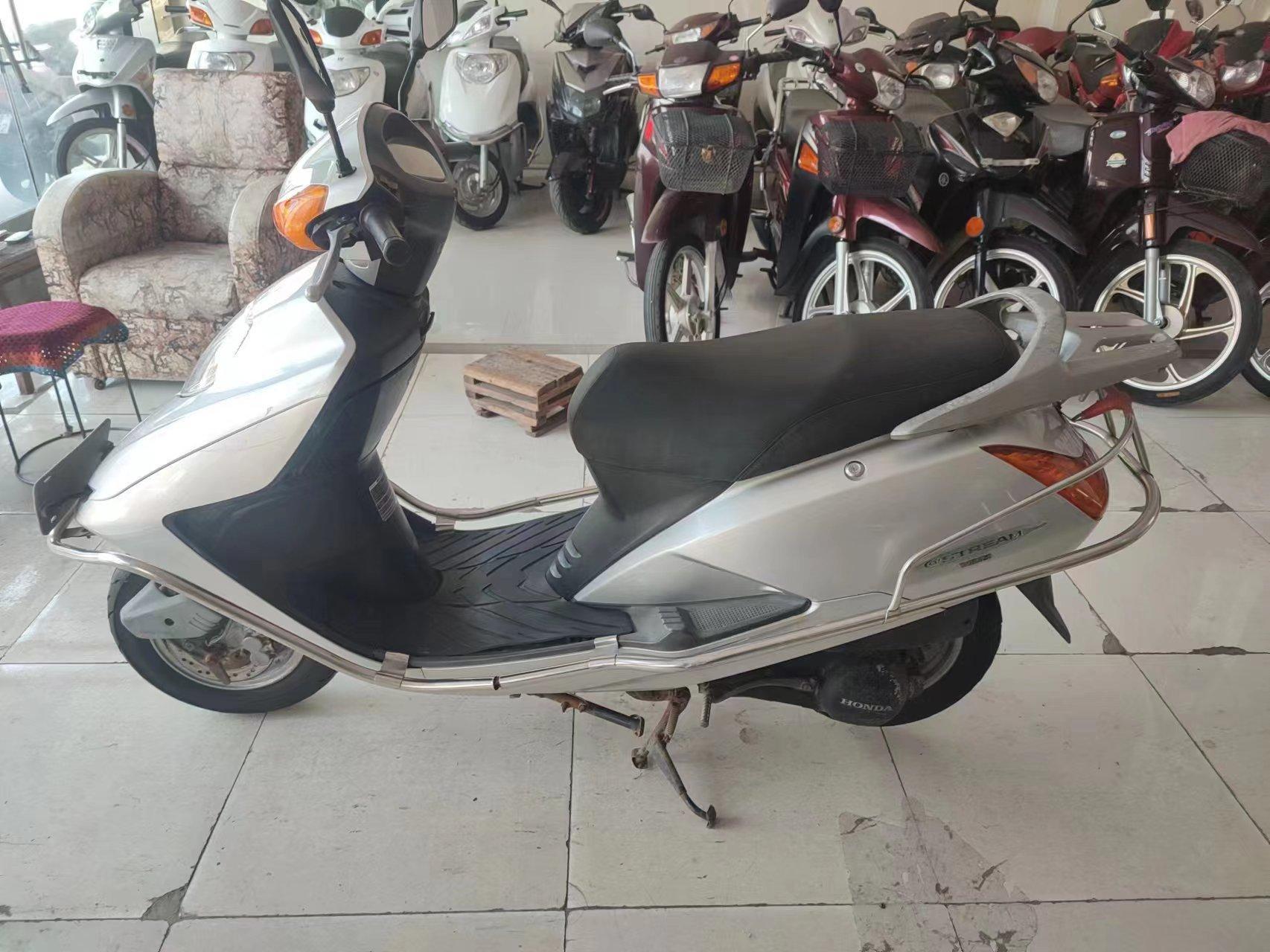 五羊本田追梦125,原装机,机子巅峰状态