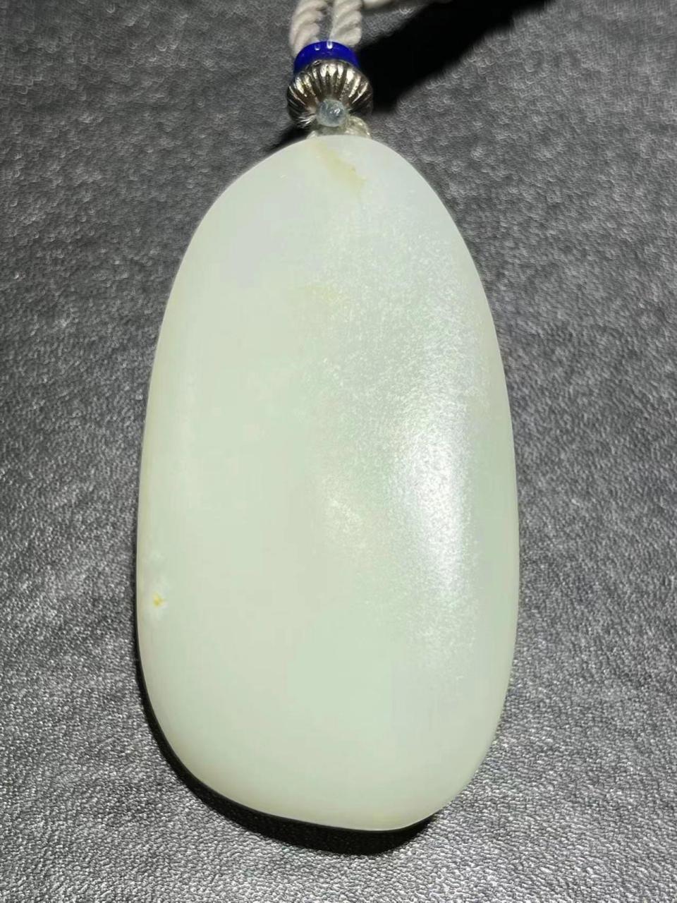 新疆,青海,俄料哪个贵 和田玉不同于黄金,没有严格的分级标准,不可能