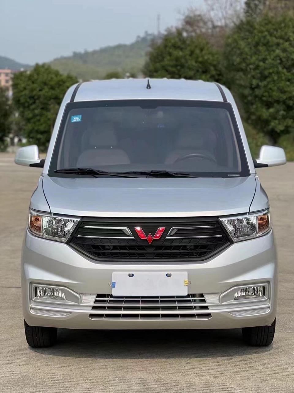 最新拿下2023年五菱宏光v,1.5l手动,原版原漆6千公里