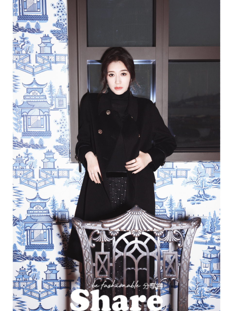 武商亚贸广场三楼高诗婕精致女装 女明星大衣穿搭图鉴来了  前来温暖