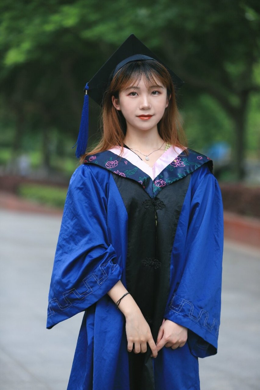 毕业季95丨硕士服校园拍照快闪 玥玥毕业啦 三年法硕读完了 真的很