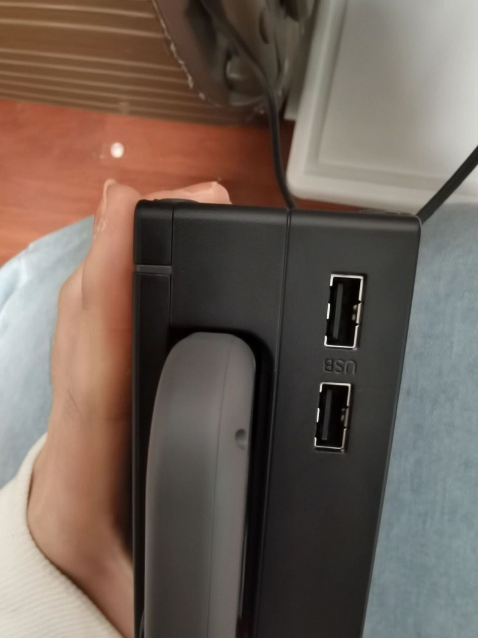 switch底座灯不亮咋回事啊啊啊啊 这个等不会亮,是坏了吗,昨天还能用