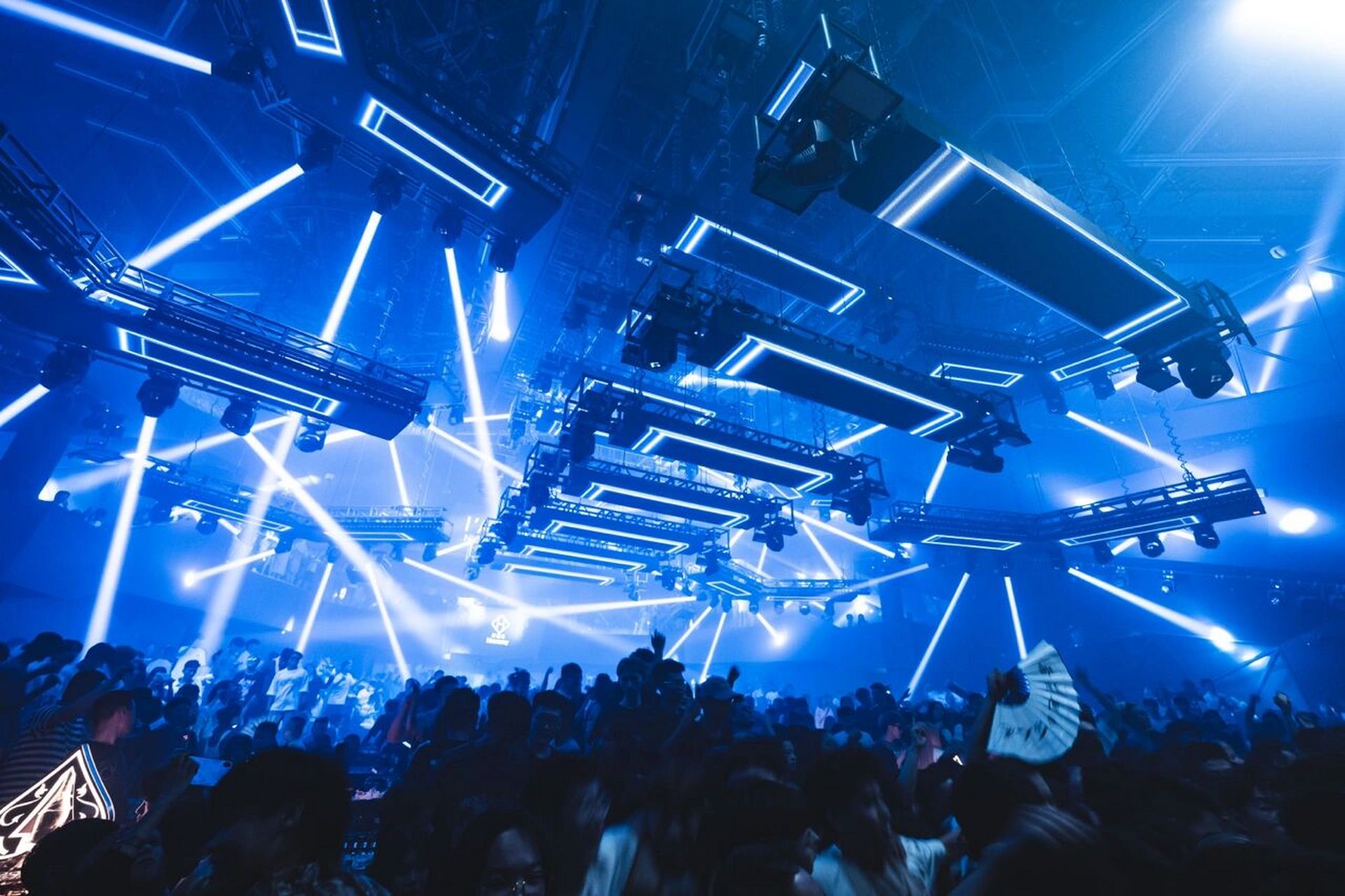 武汉top16615的夜店|im han酒吧90 3236 313437