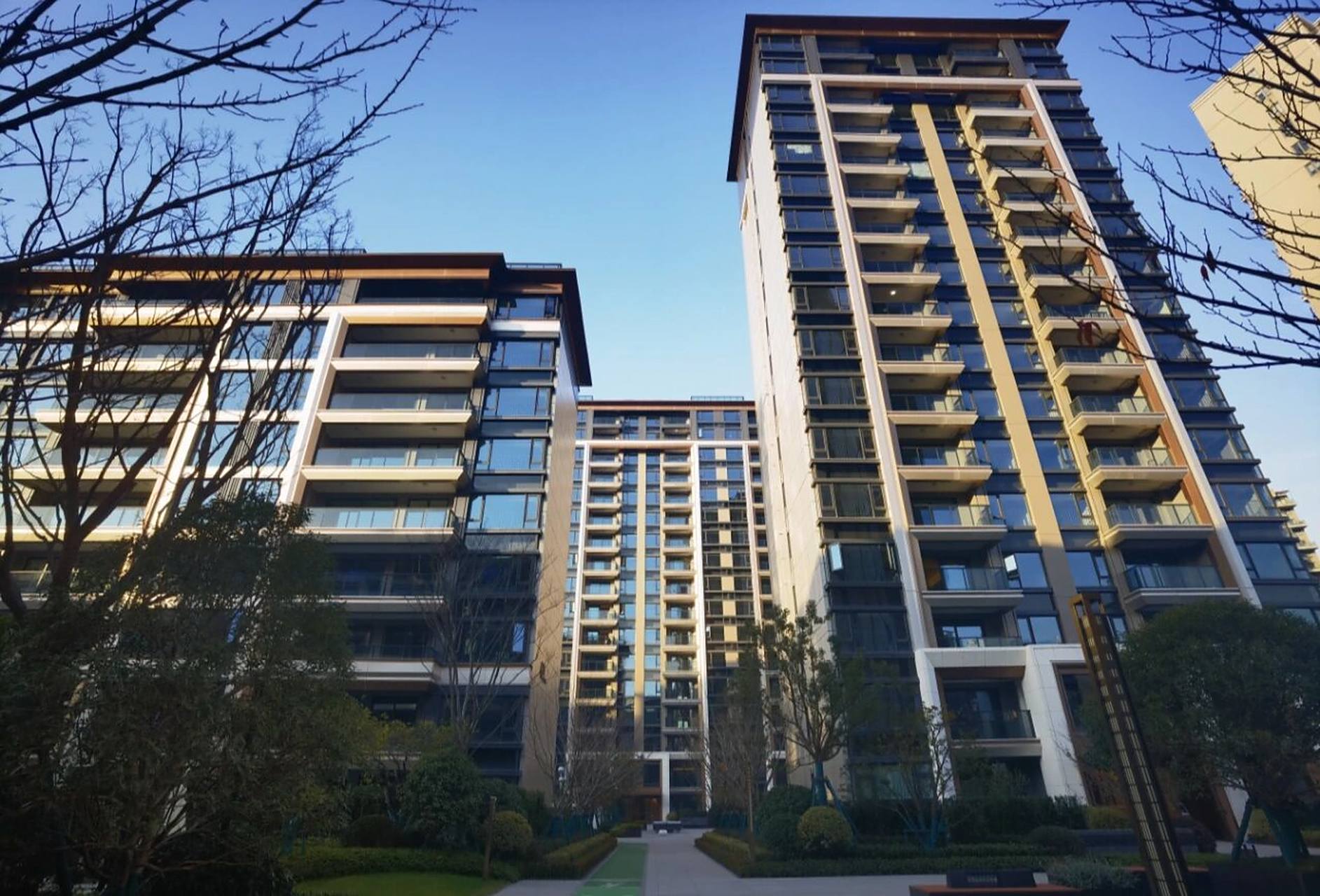 黄龙云起交付测评 园区规划:7分 小区体量不大,但还搞了高低配,又有