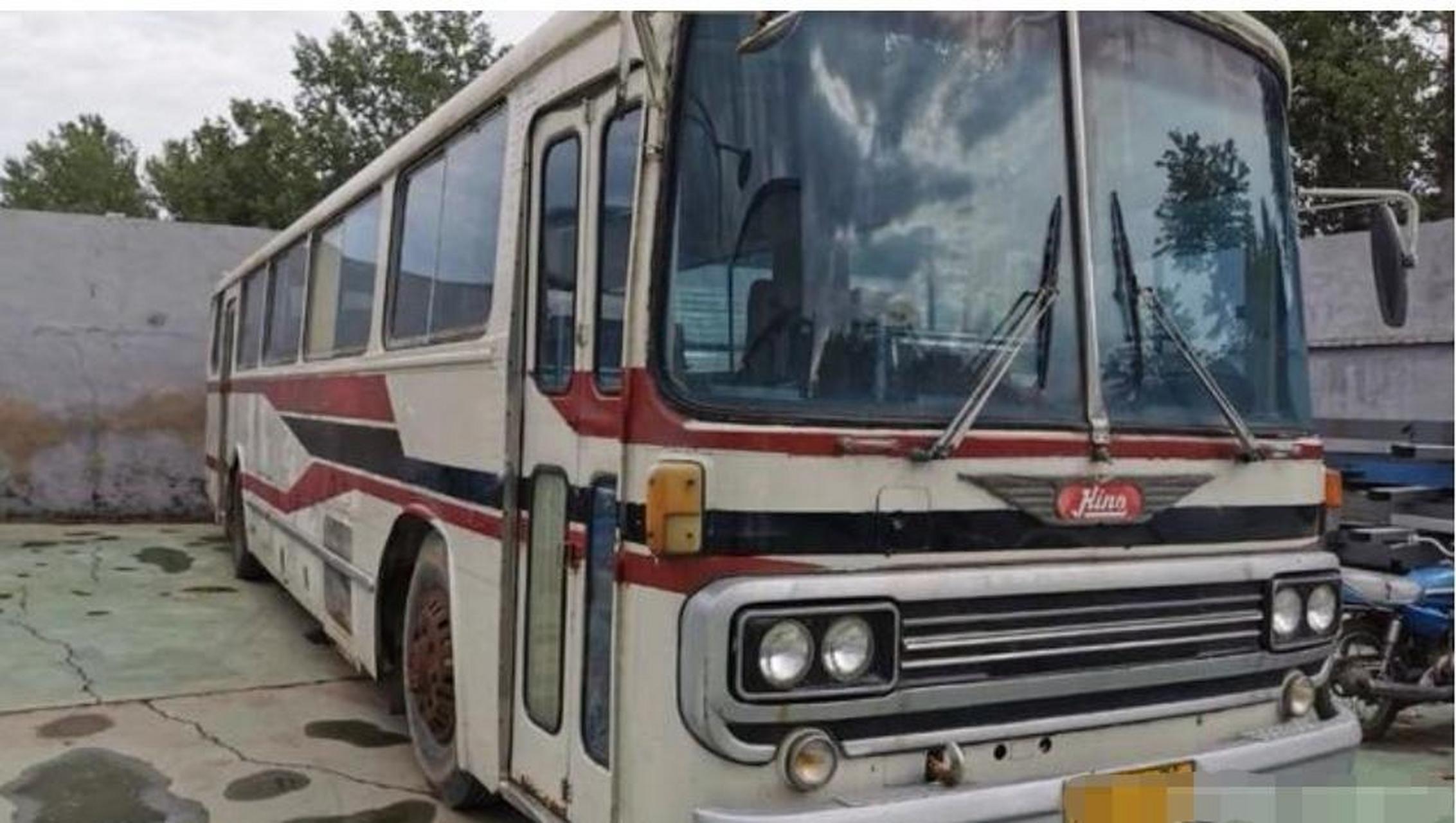 80年代初进口的日野rc系列大客车.