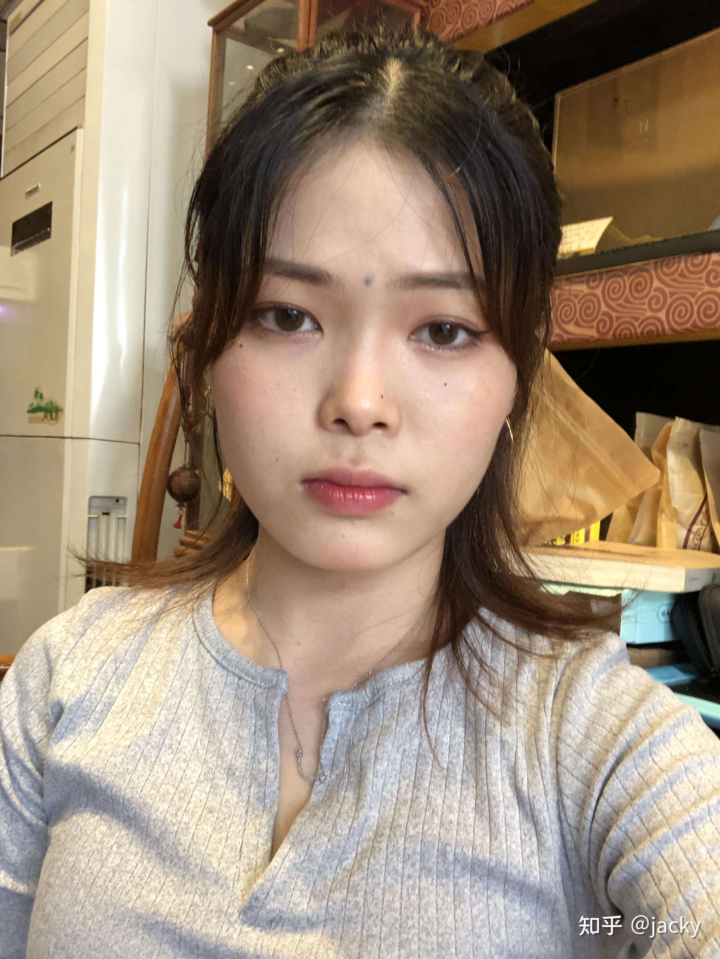 用苹果后置拍出来真的巨丑脸歪的一批