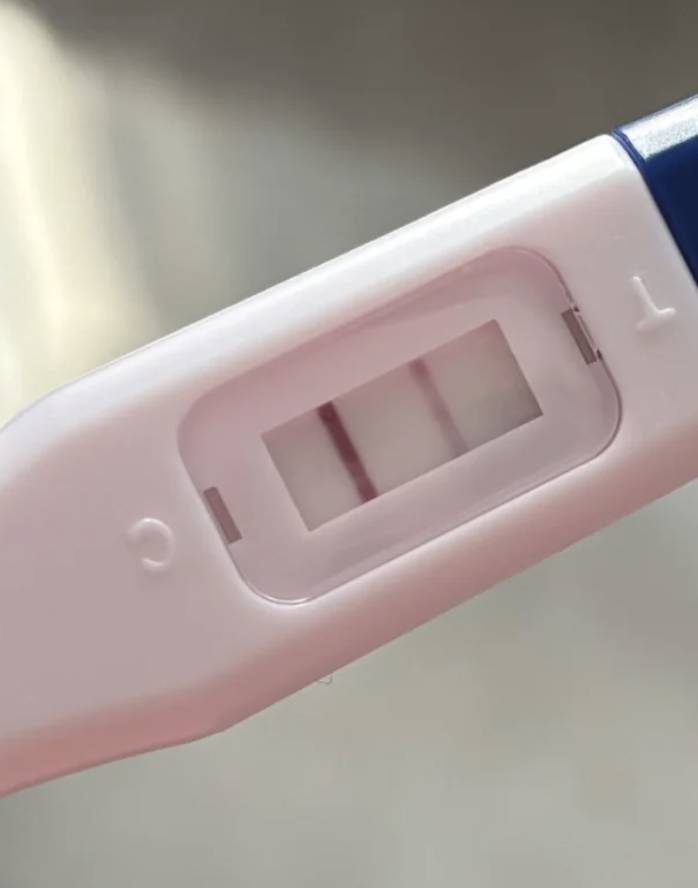 第一次验孕棒显示怀孕,第二次却没怀孕,这种情况可能和检测方法错误