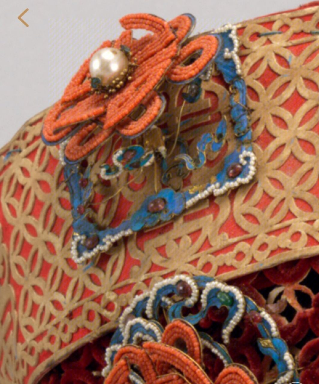 北京故宫钿子—珊瑚花钿子 文物号:故00059704 此钿子是一顶清中后期