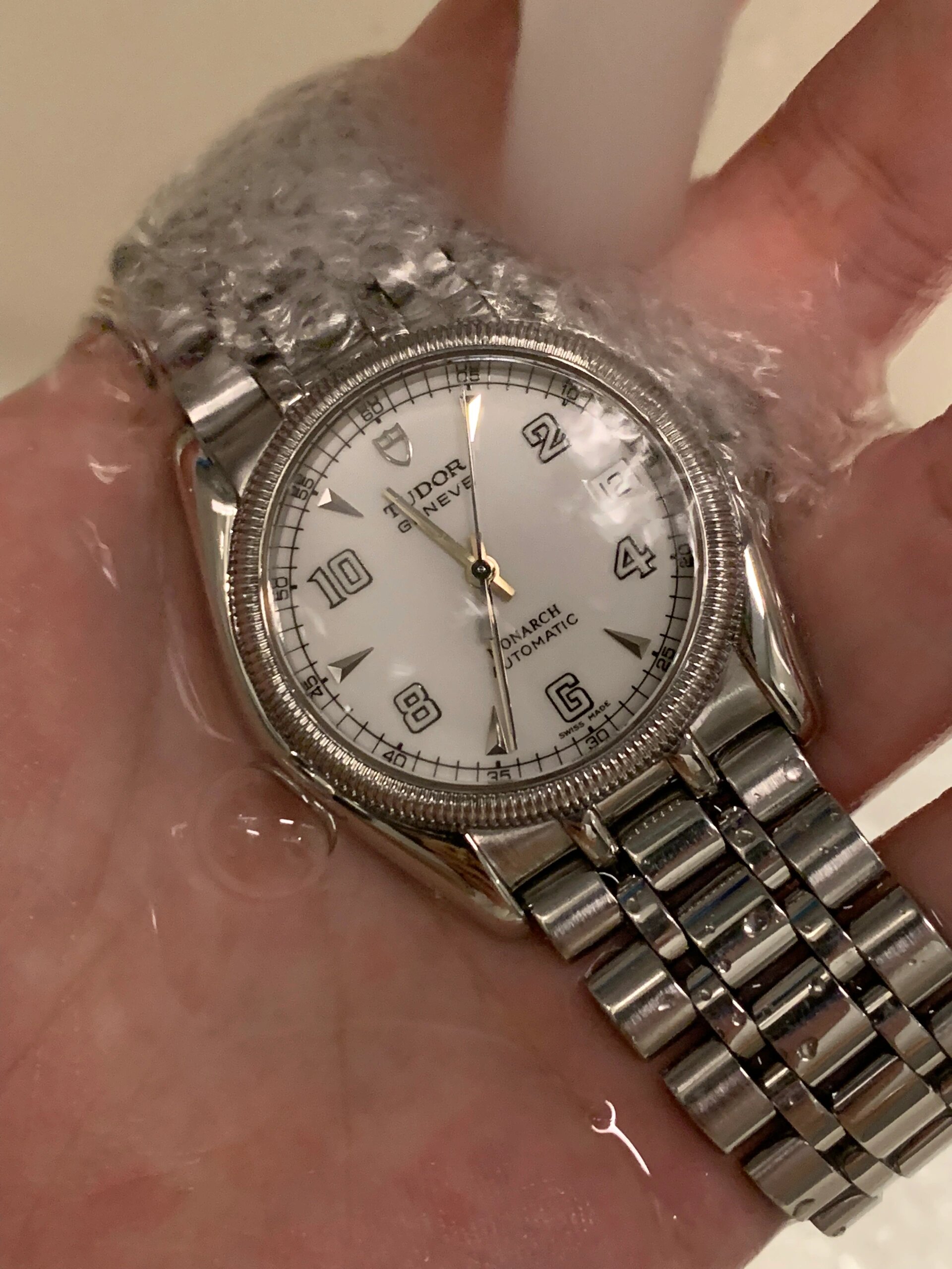 帝舵王者,冷门孤僻白瓷盘,复古味拉满 帝舵王者(monarch)这个系列,连