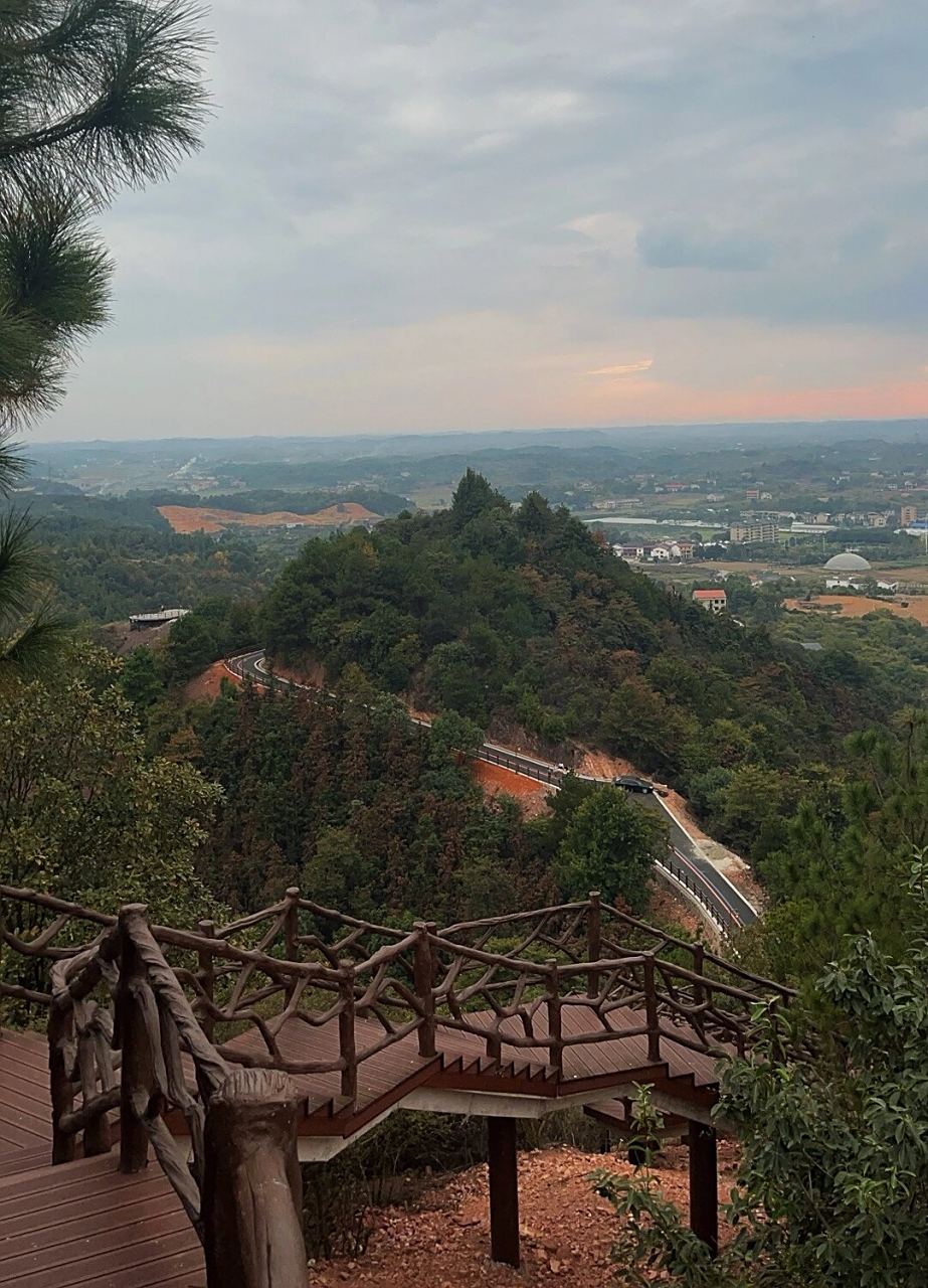 衡阳周末出行好去处:衡阳雨母山 新修的雨母山栈道拍照实在太出片了