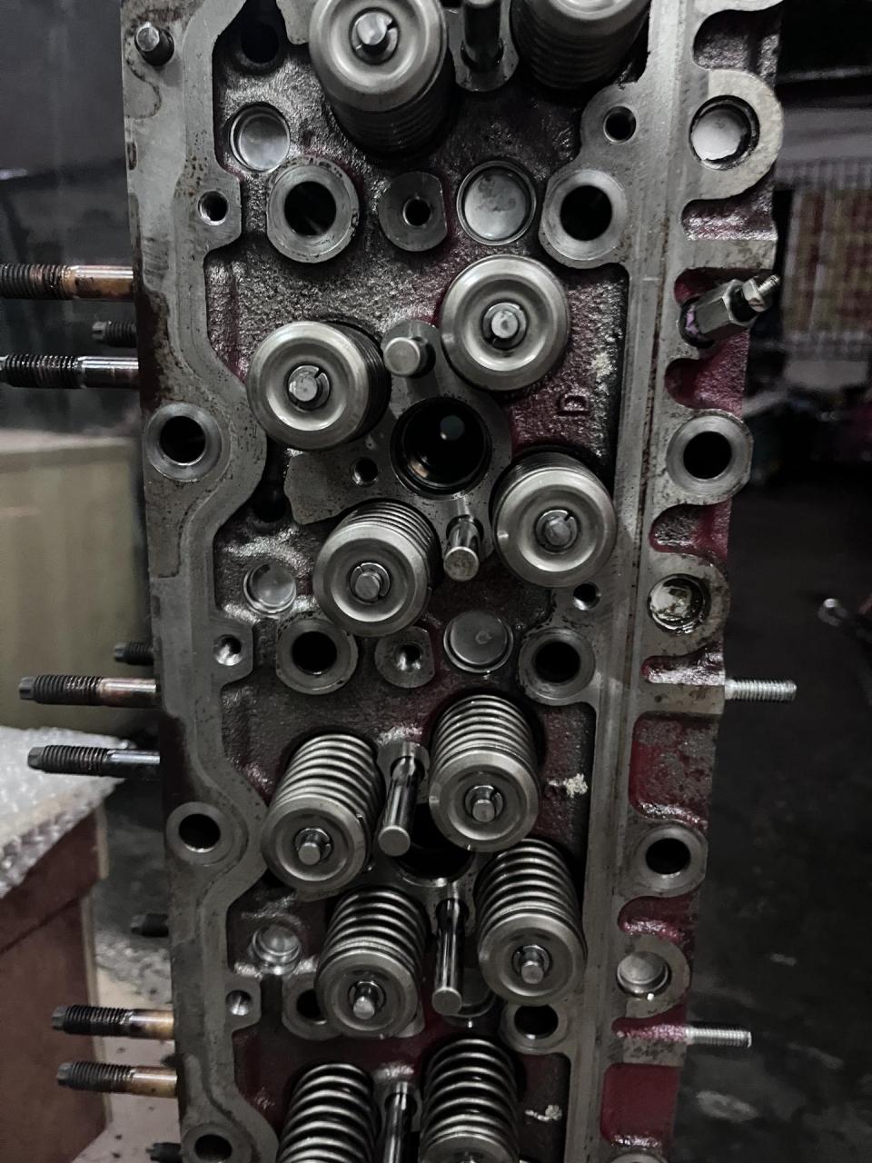 日野j08e发动机缸盖总成.原装拆车品质