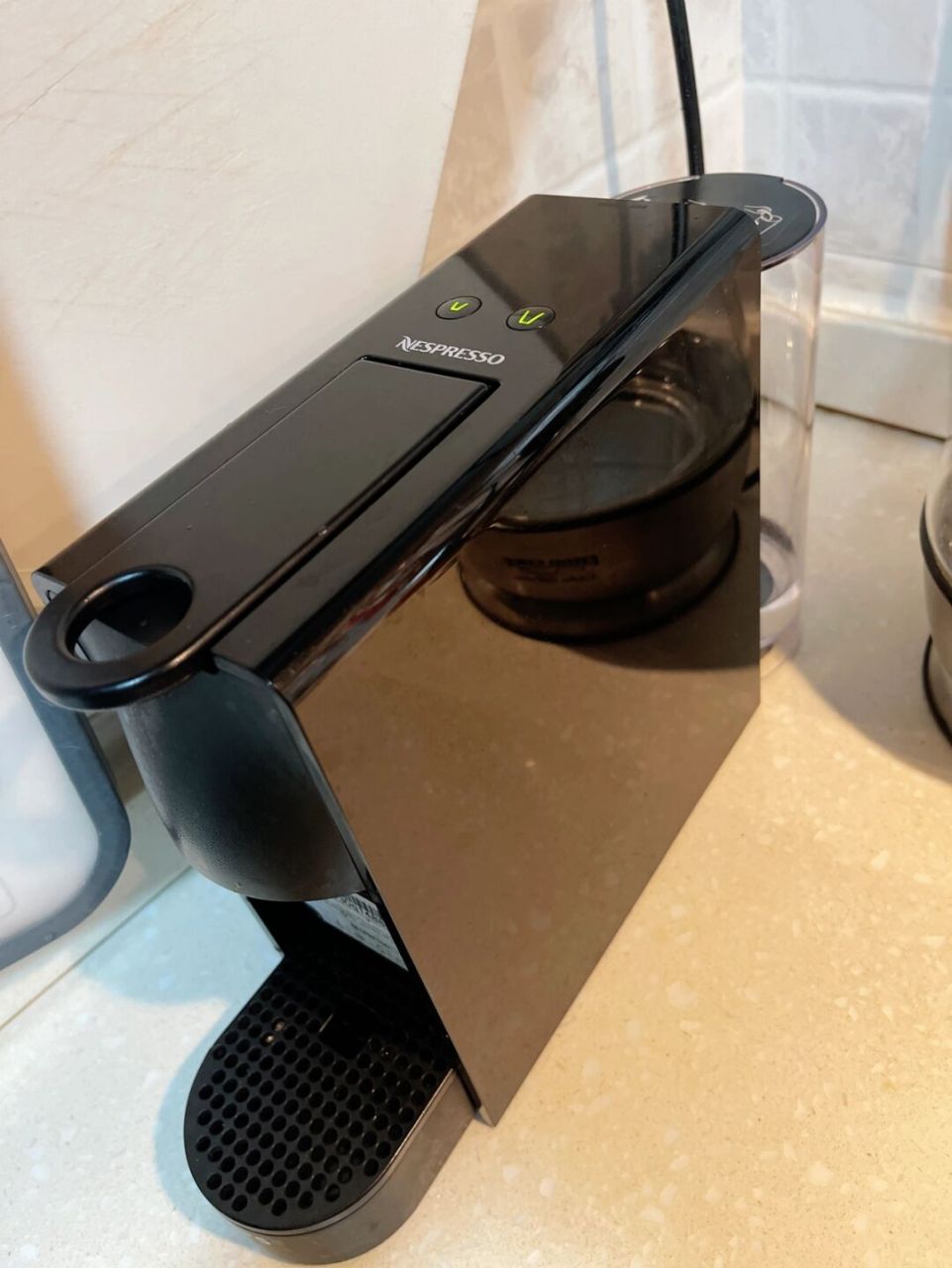 nespresso 胶囊咖啡机清洗和恢复,治病 1:清洗除垢模式:长按(6秒多)大
