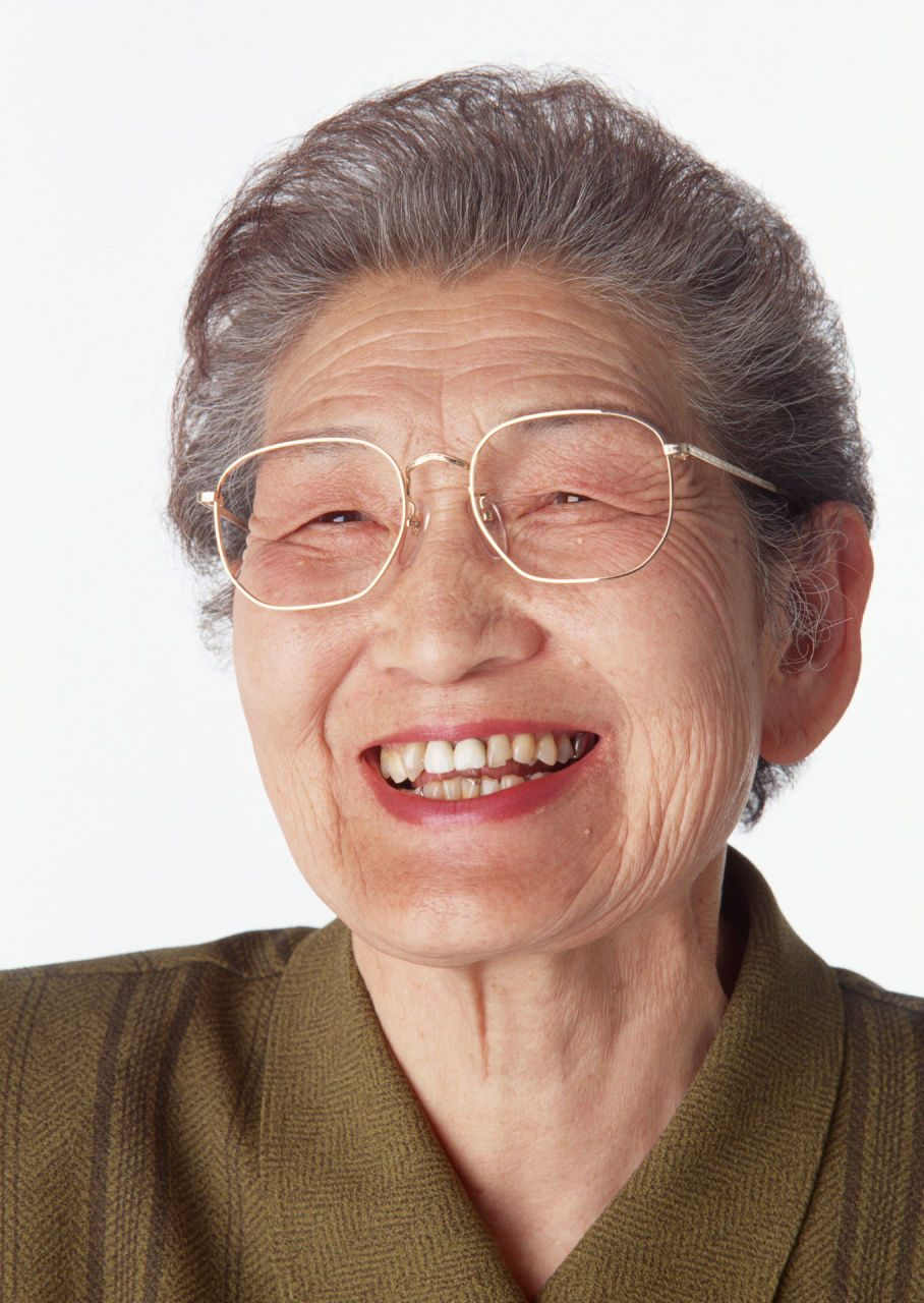 清晰度很高的老年人头像和半身像素材