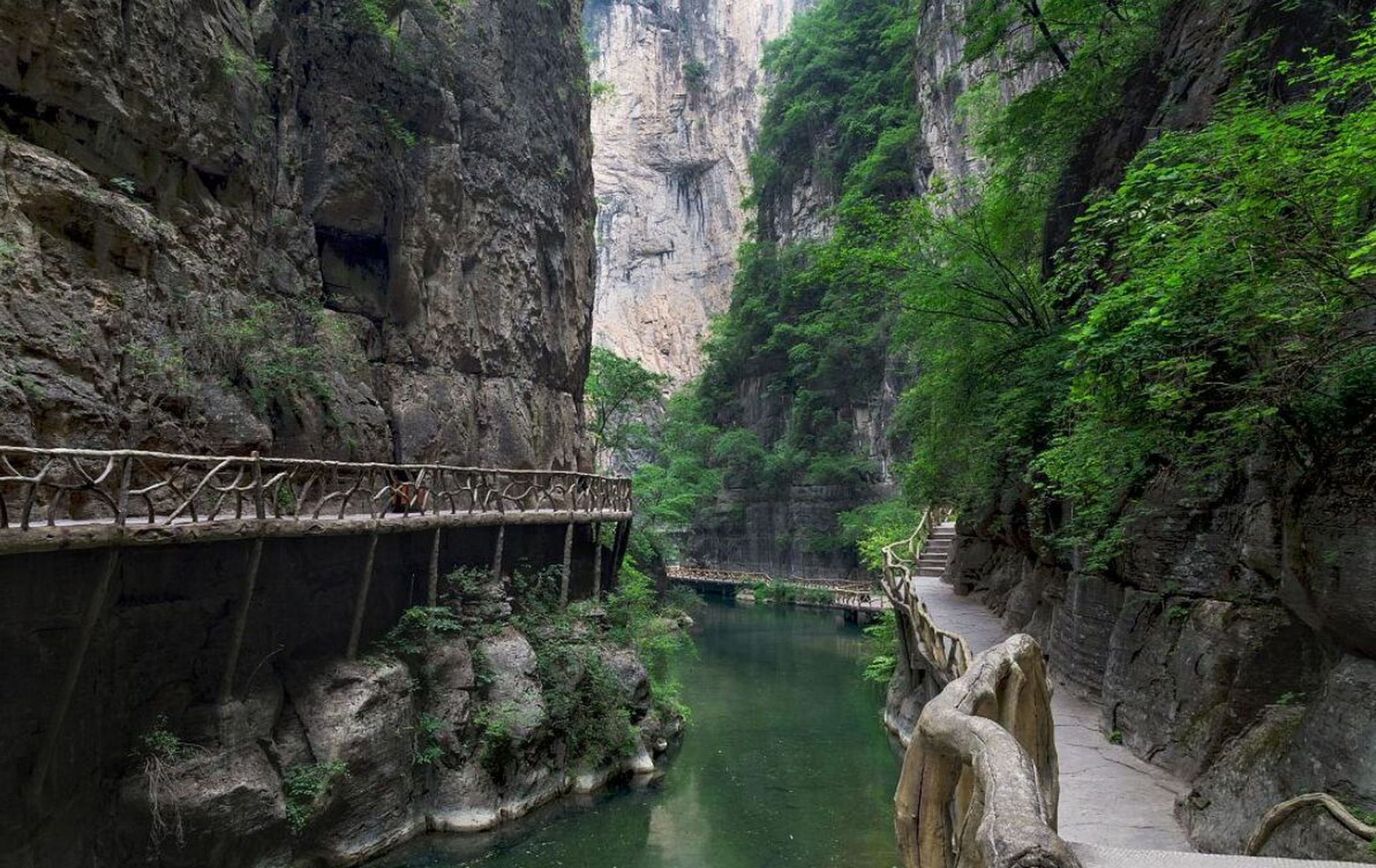 通天峡大峡谷图片