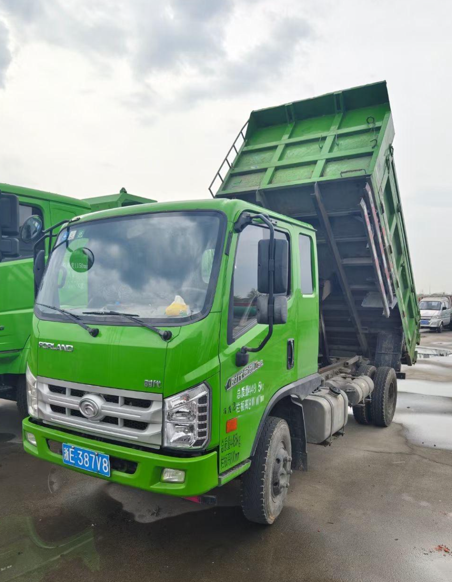 福田时代金刚738蓝牌自卸车