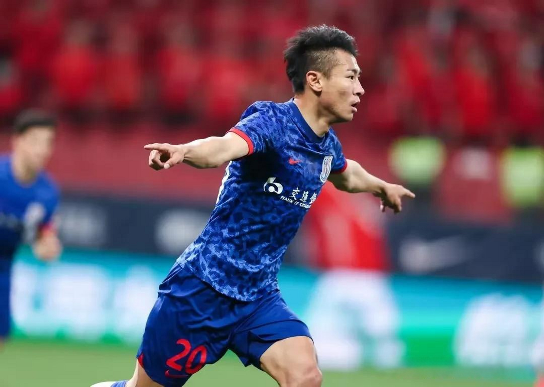 于汉超替补上场就进球,助申花战平海港.