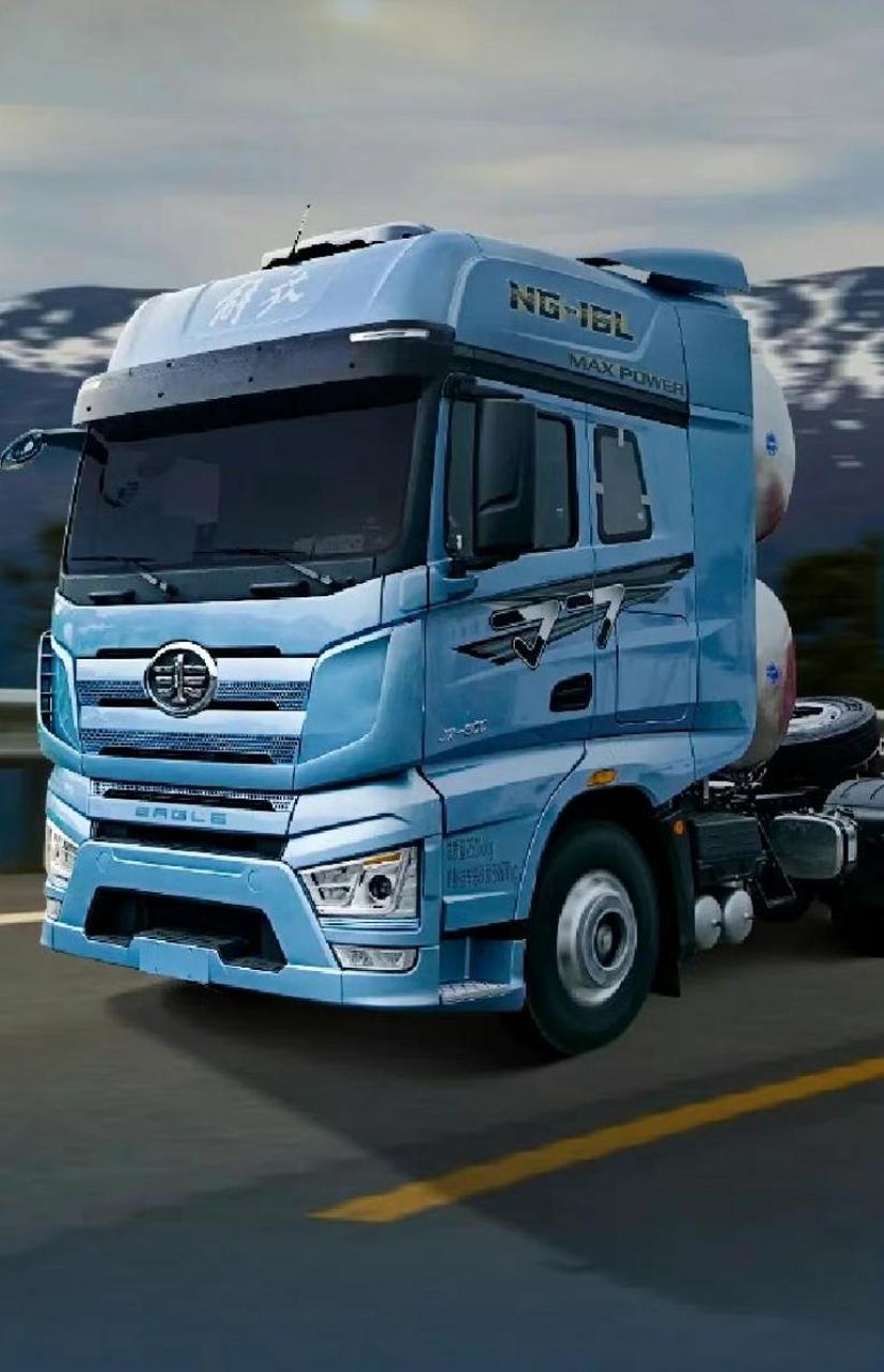 名车博览 | 解放j7创领版600马力lng牵引车气耗超低,满载"挣"能量