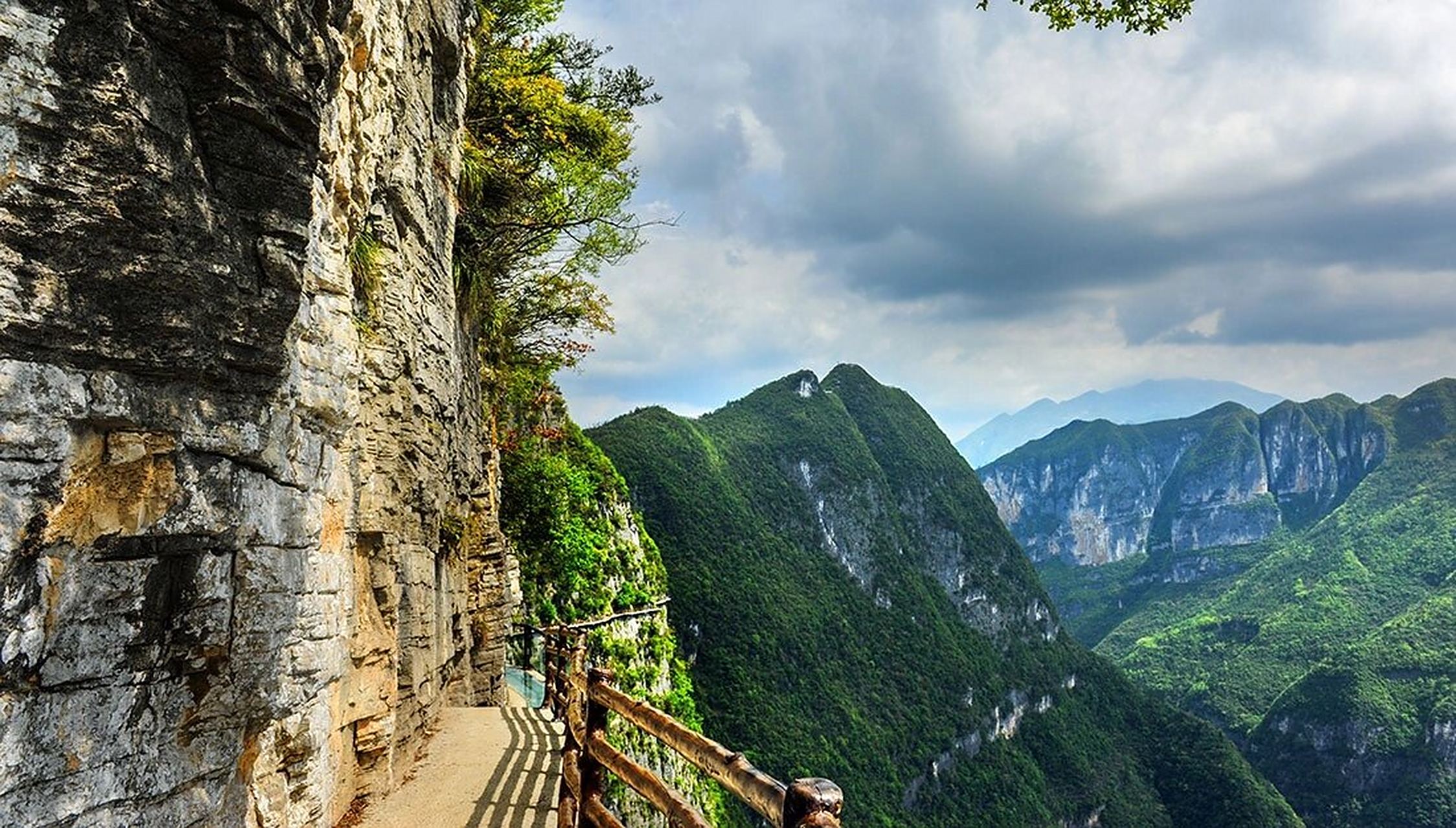 来云阳龙缸!体验大自然的鬼斧神工!