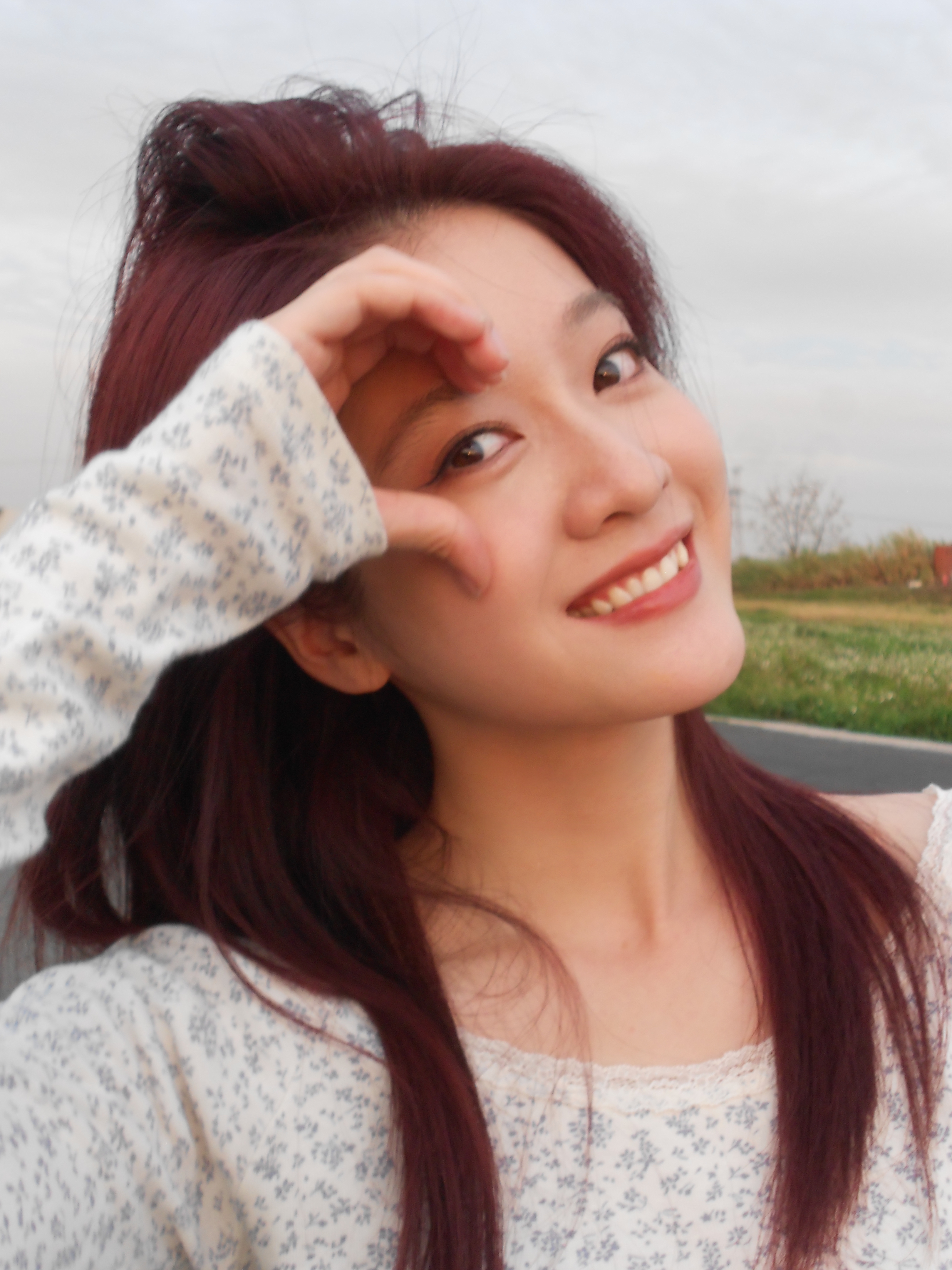 可爱小迎张雪迎超话 6宫格大头贴放送中 3 2 1 请接收张雪迎sophie 的