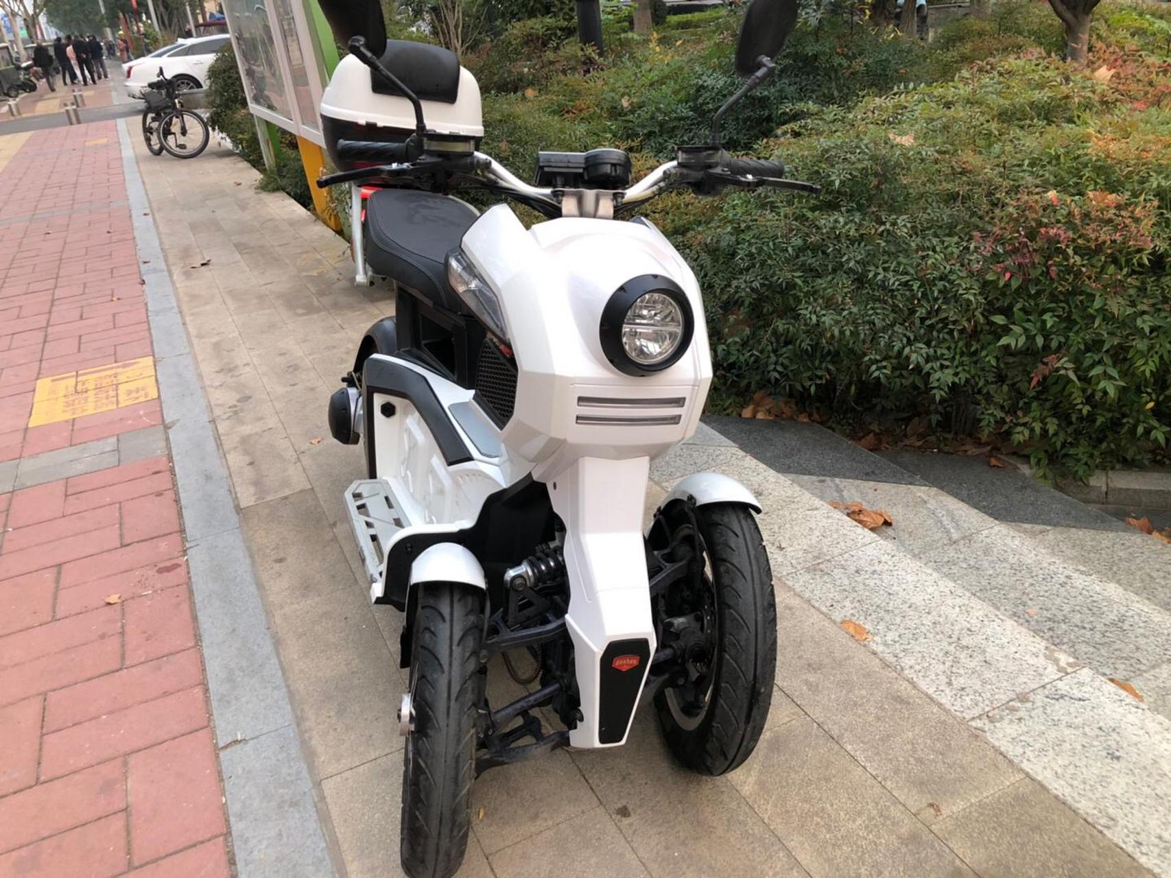 (全部原装)逗哈itank锂电池电动倒三轮,原车60v26安锂电动力版高配