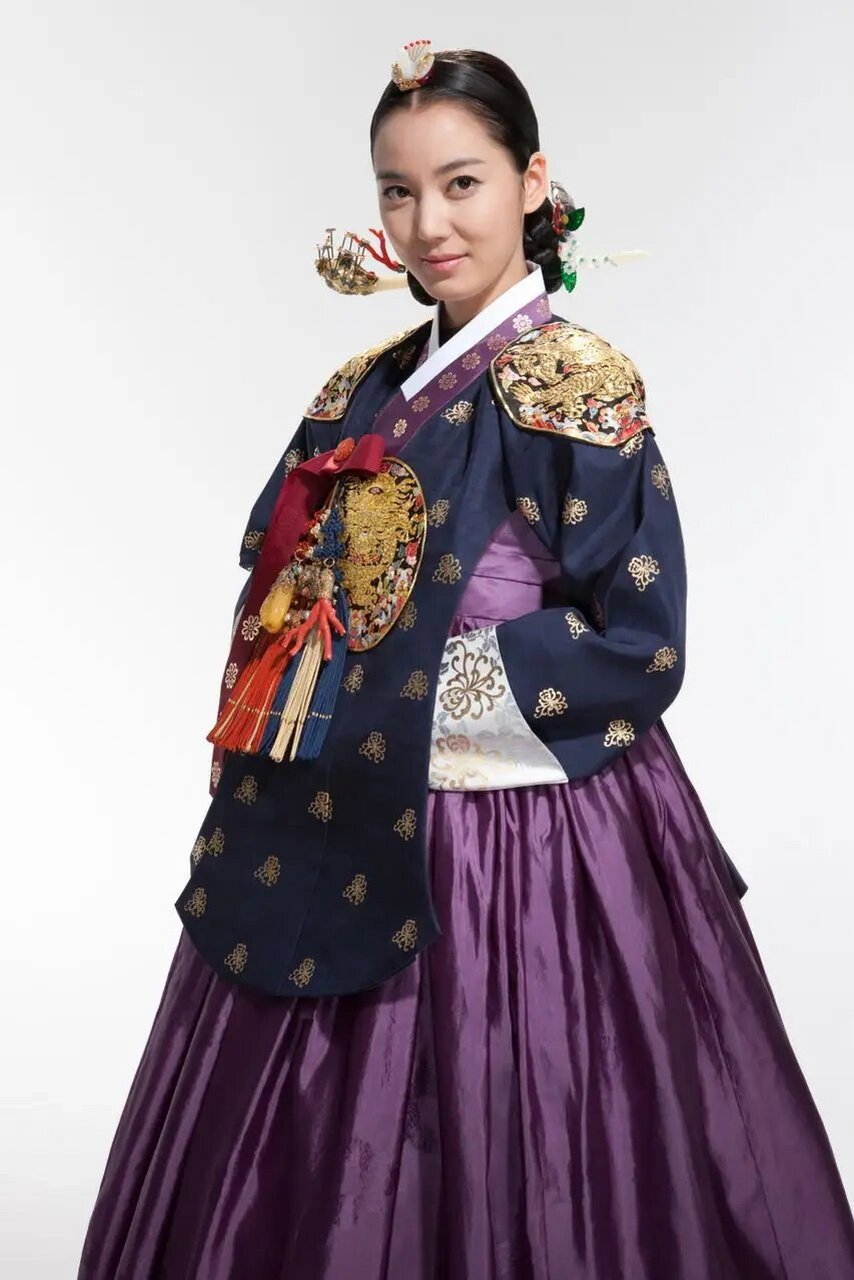 韩服 韩国服饰最初主要是受中国唐代服饰的影响