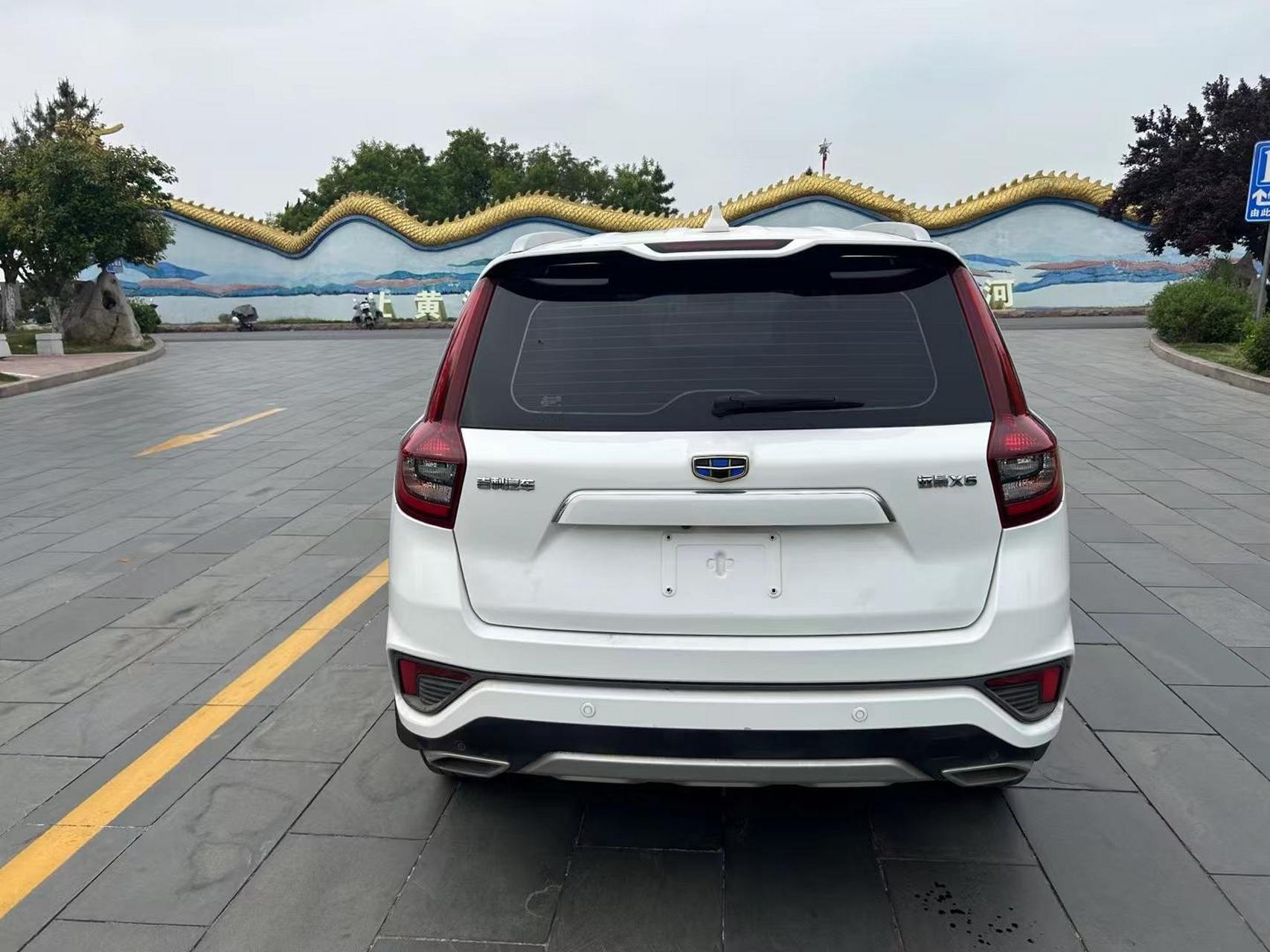 新到 18年吉利远景x6 02自动挡旗舰版 天窗 一键启动 倒车影像 液晶