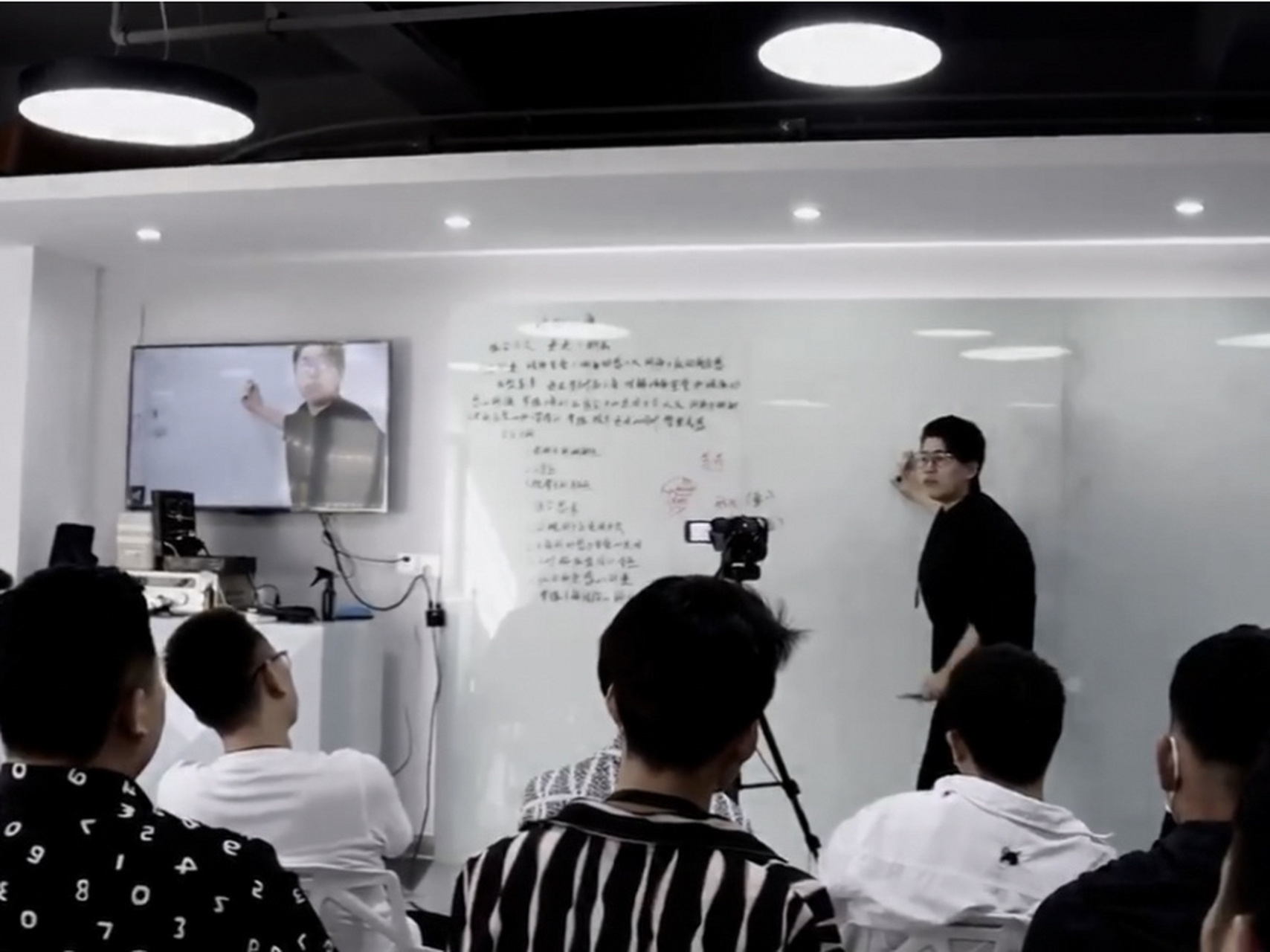 上海托尼盖美发学校环境怎样 上海托尼盖美发学校