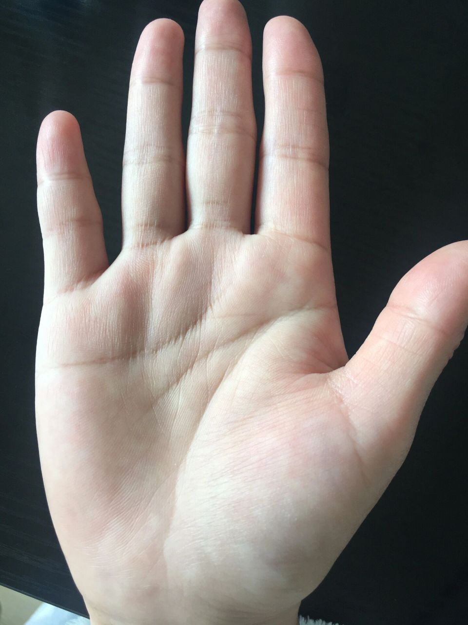 掌纹,求救,我好像没有事业线哪, 刚刷到关于掌纹的,我看半天,怎么感觉