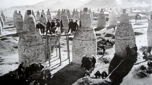 1958年,大炼钢铁的土高炉