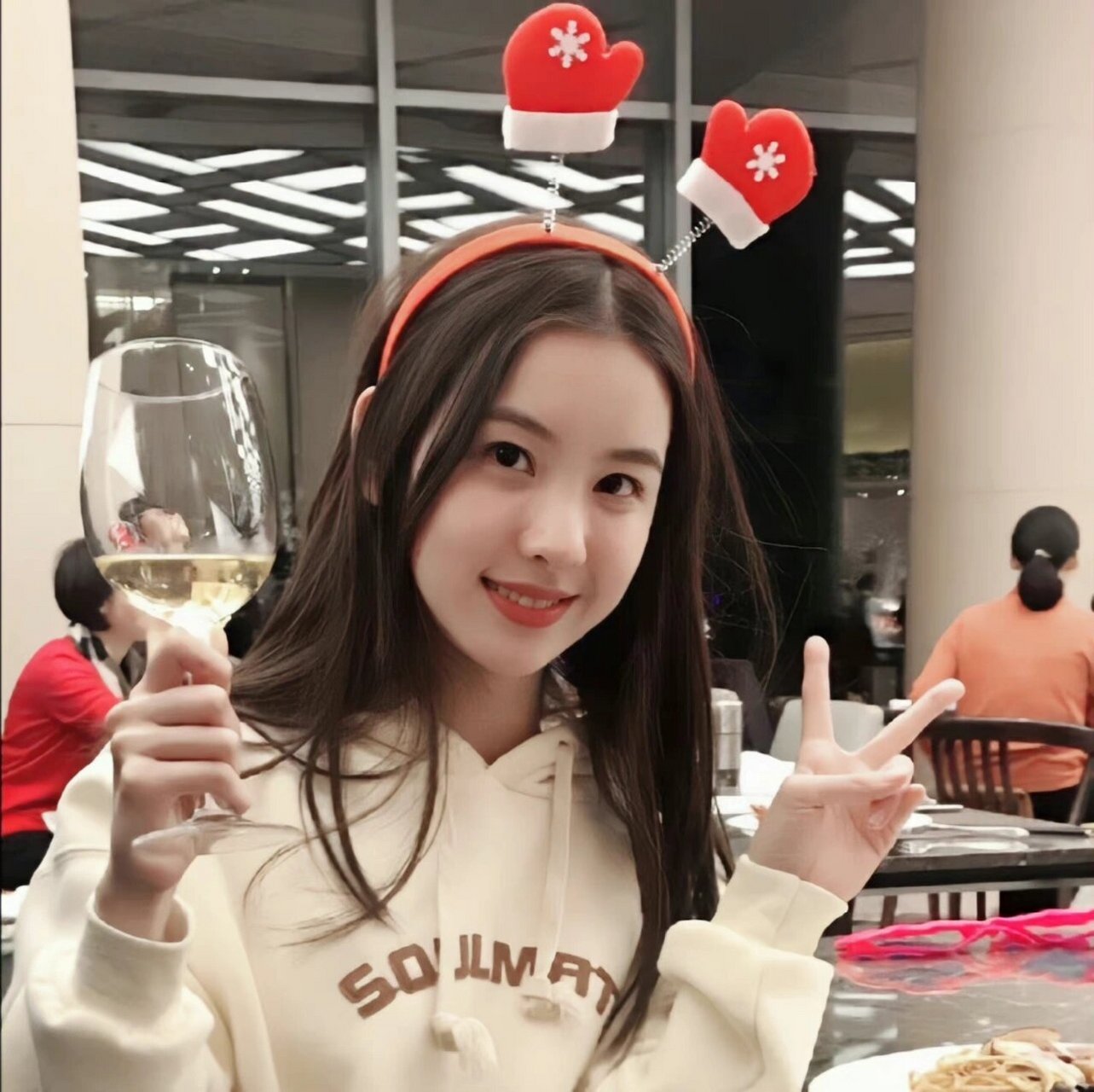 陈都灵头像 今天更一波我们嘟嘟美女头像,美女大学霸