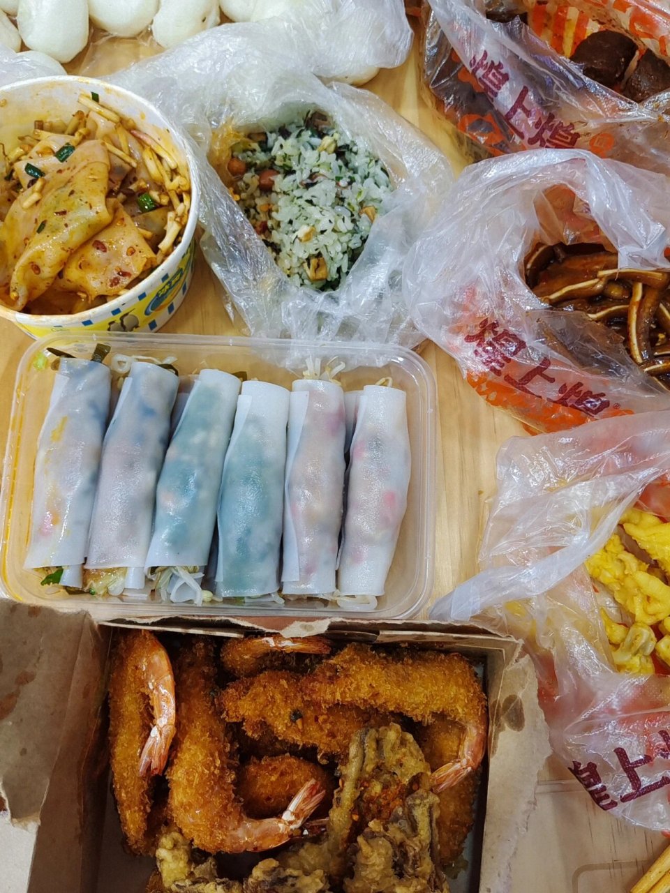 凯里美食 在千户苗寨过去凯里很近,大概1个多小时.