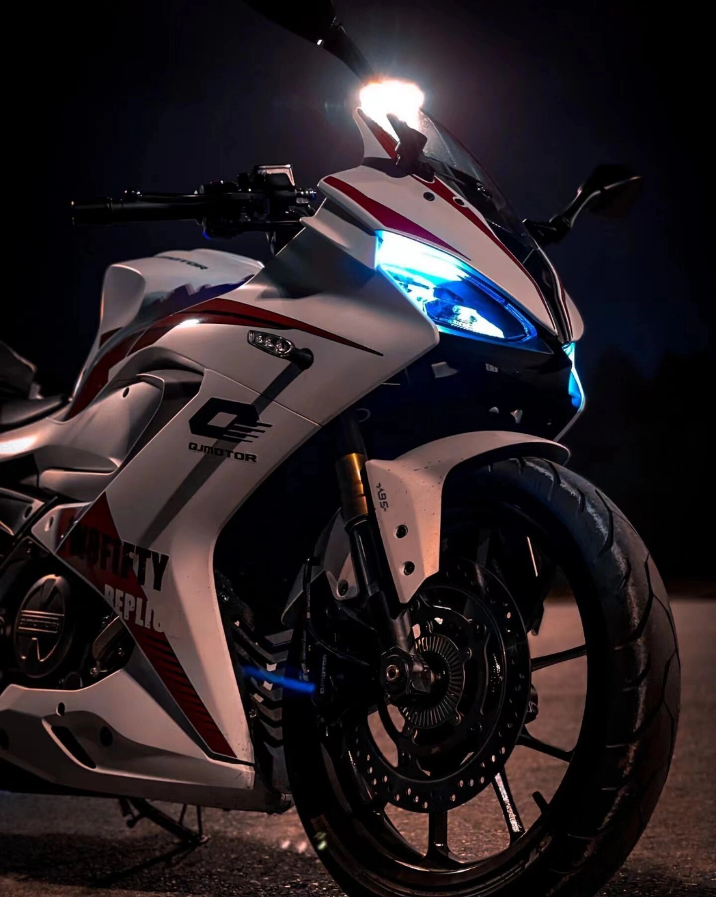 22款钱江赛250mini 22 款钱江赛 250mini 版 找我买车送头盔,大礼包