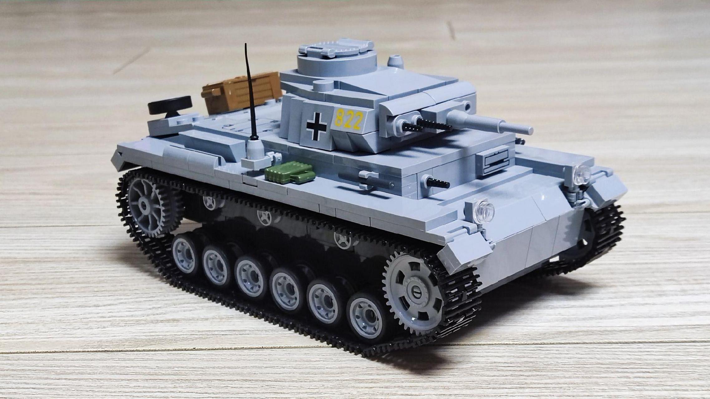 cobi 二战德国三号e型坦克,是三号坦克系列中首款量产型号,于1938年12