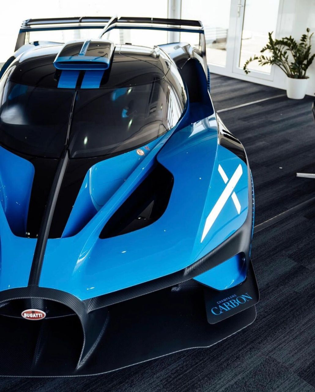 布加迪bolide飞火流星 布加迪为赛道而生的车,全球限量40台,1850马力