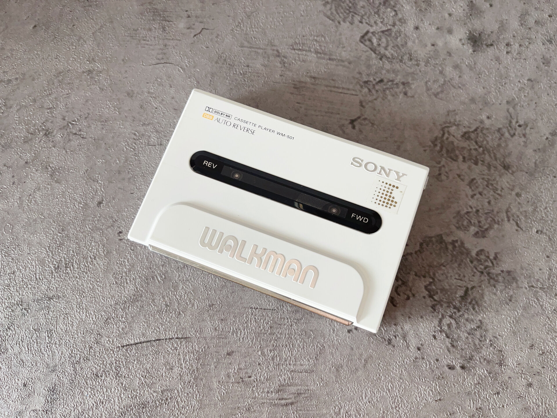 索尼磁带机随身听 wm-501 稀有白色