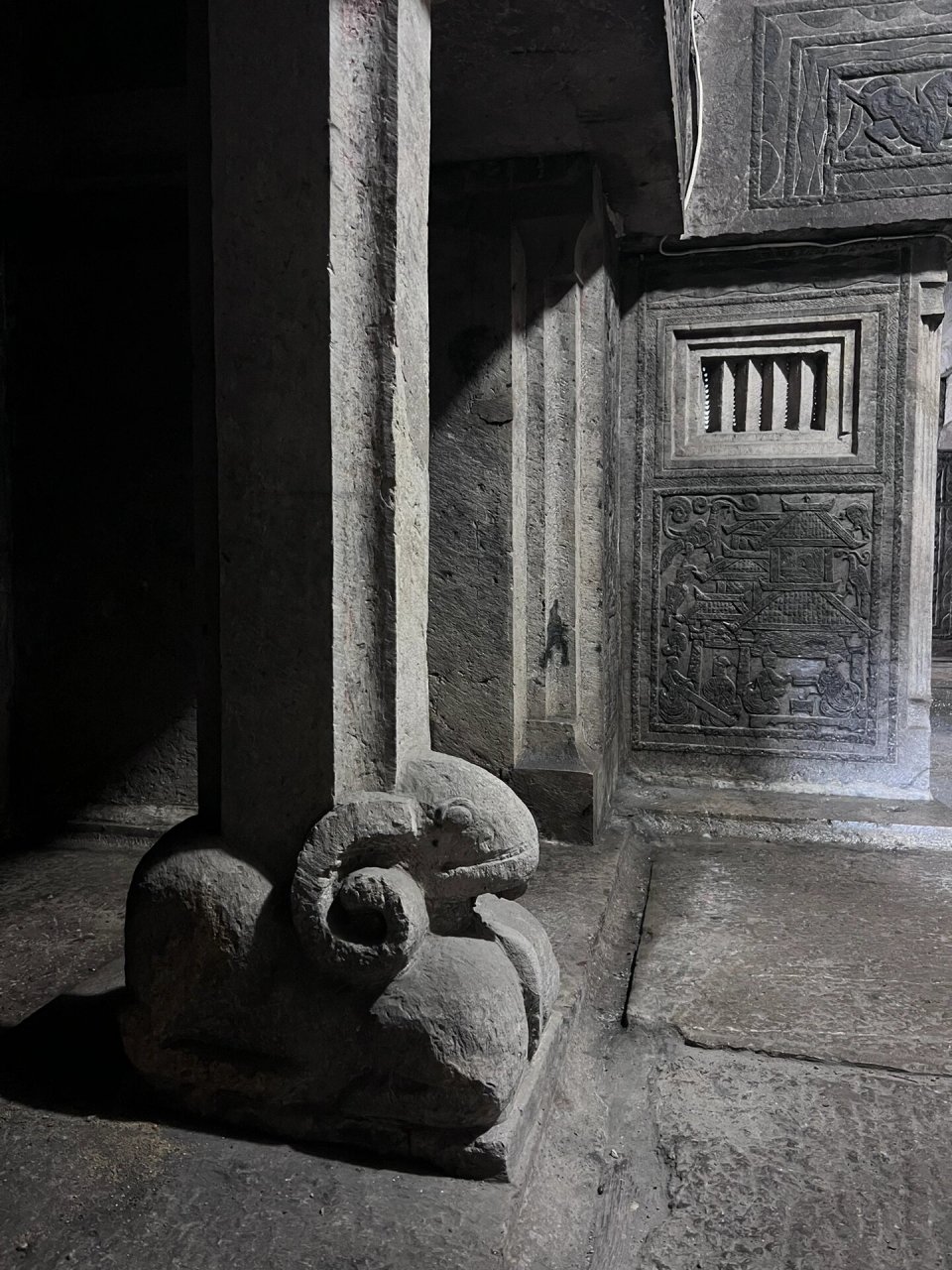 徐州白集汉代画像石墓 白集汉墓位于徐州市贾汪区青山泉乡白集村,为