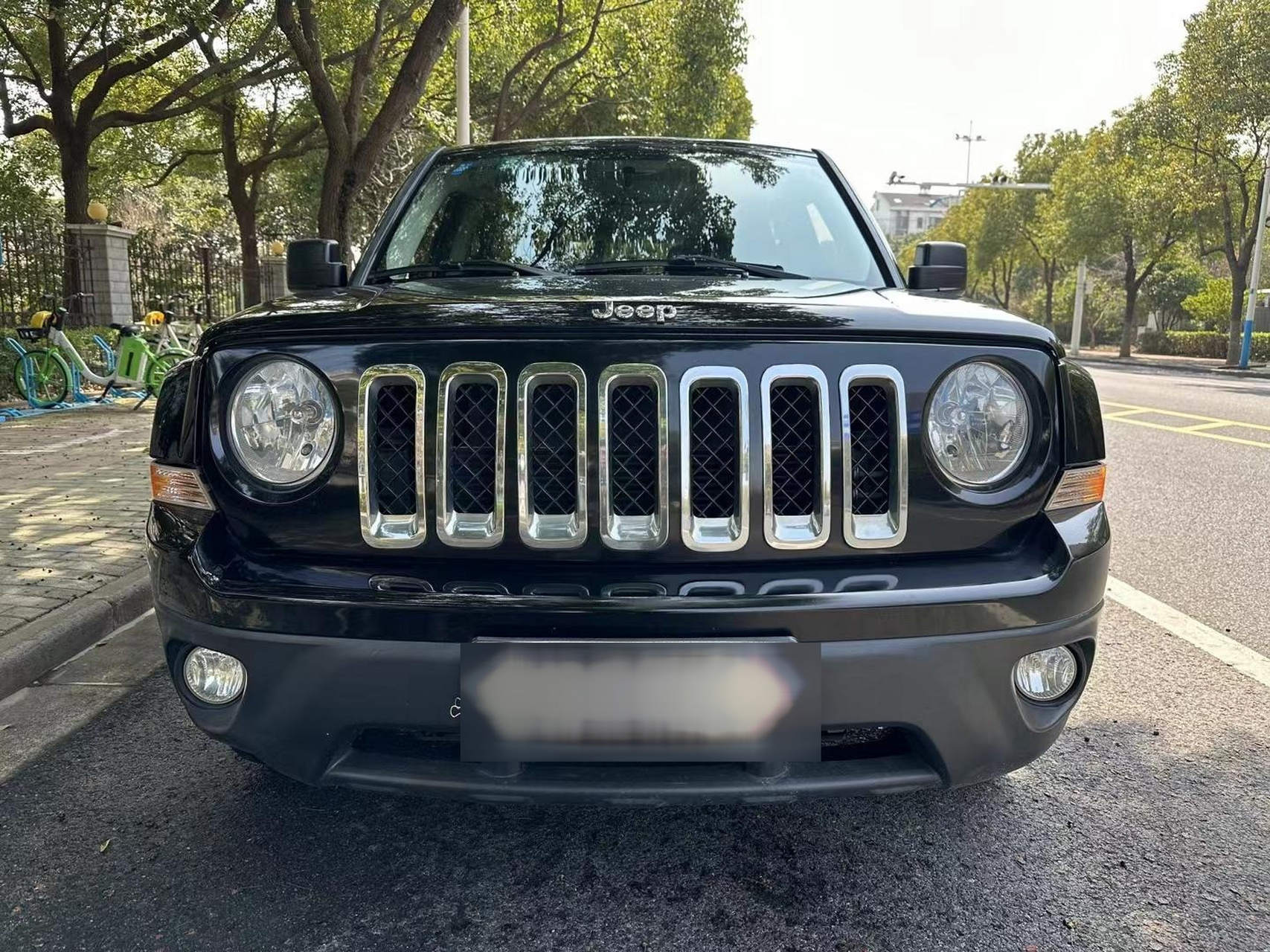 13年jeep自由客 10万公里  3.x万07可0首付