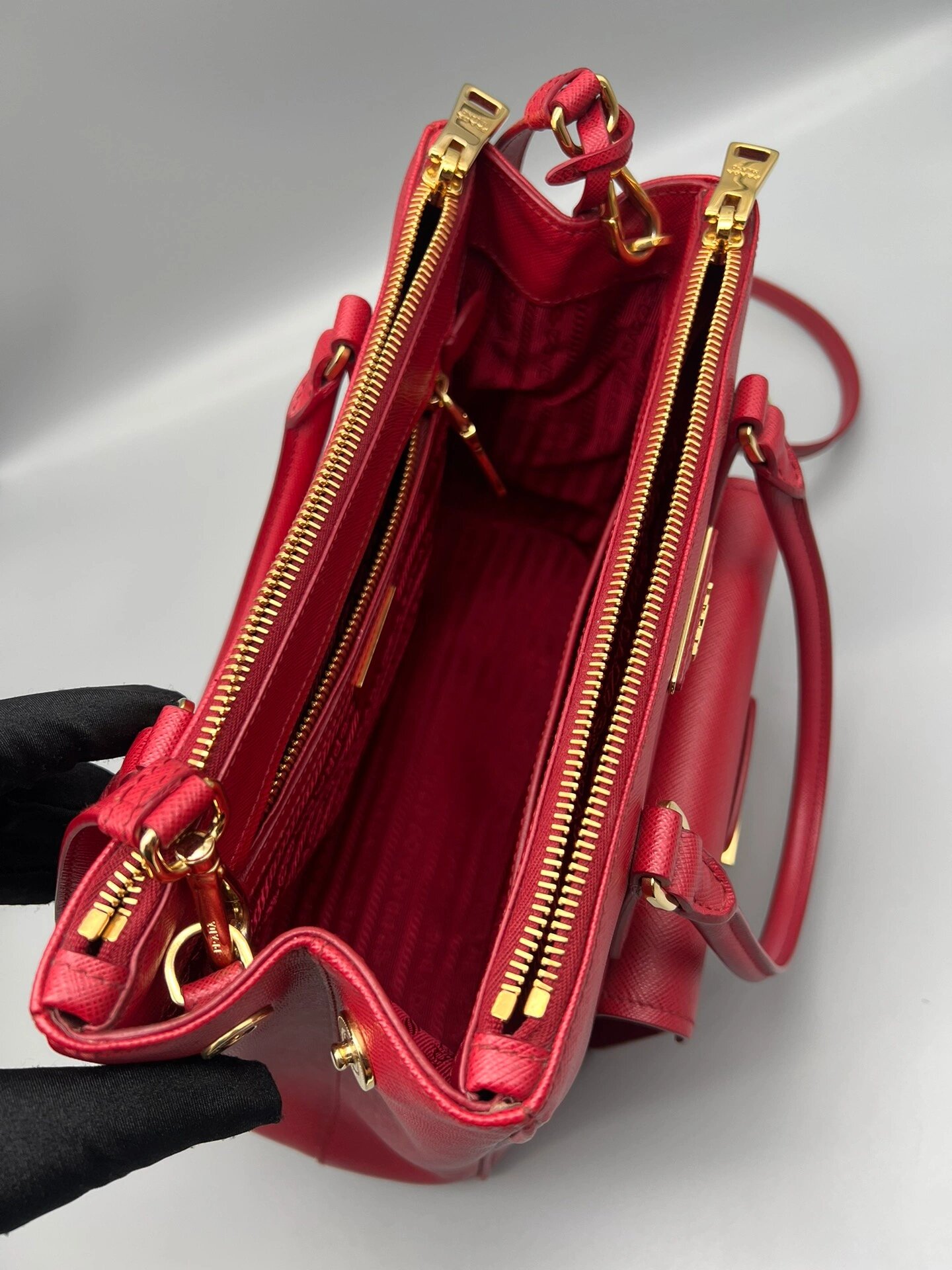 普拉达杀手包/prada/galleria/限量款 普拉达杀手包/prada/galleria